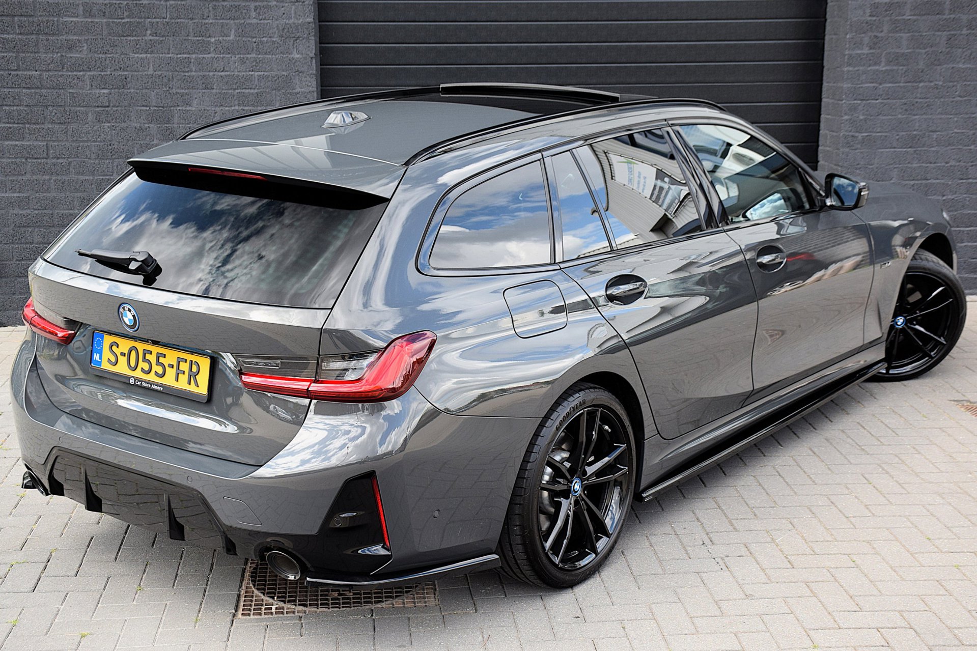 Foto van BMW 330e