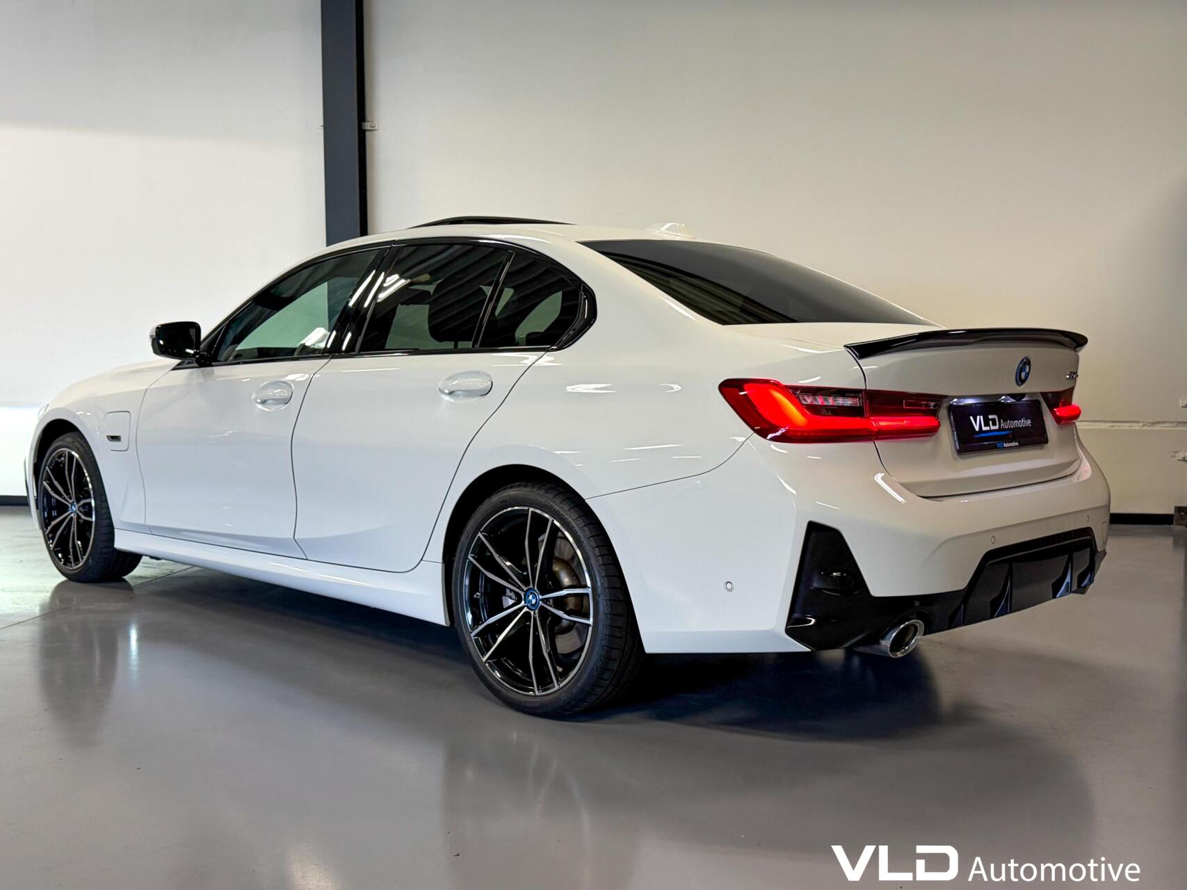 Foto van BMW 330e