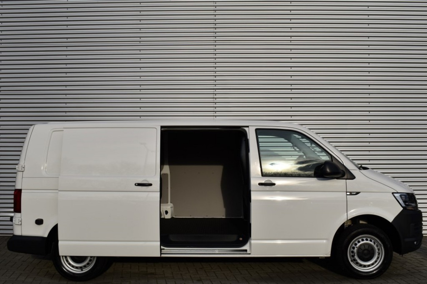 Foto van Volkswagen Abt E-transporter