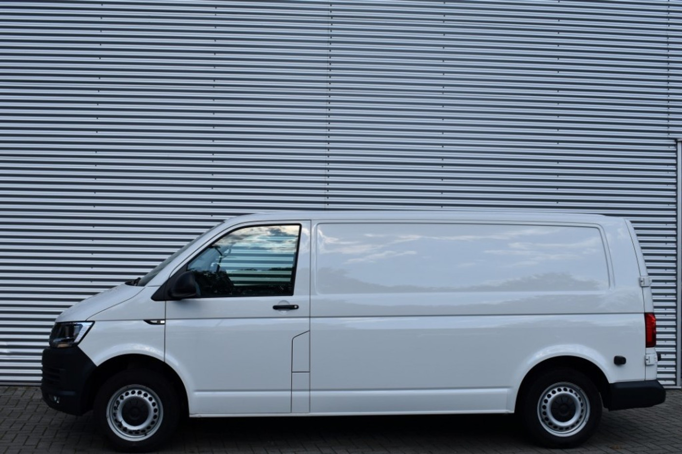 Foto van Volkswagen Abt E-transporter