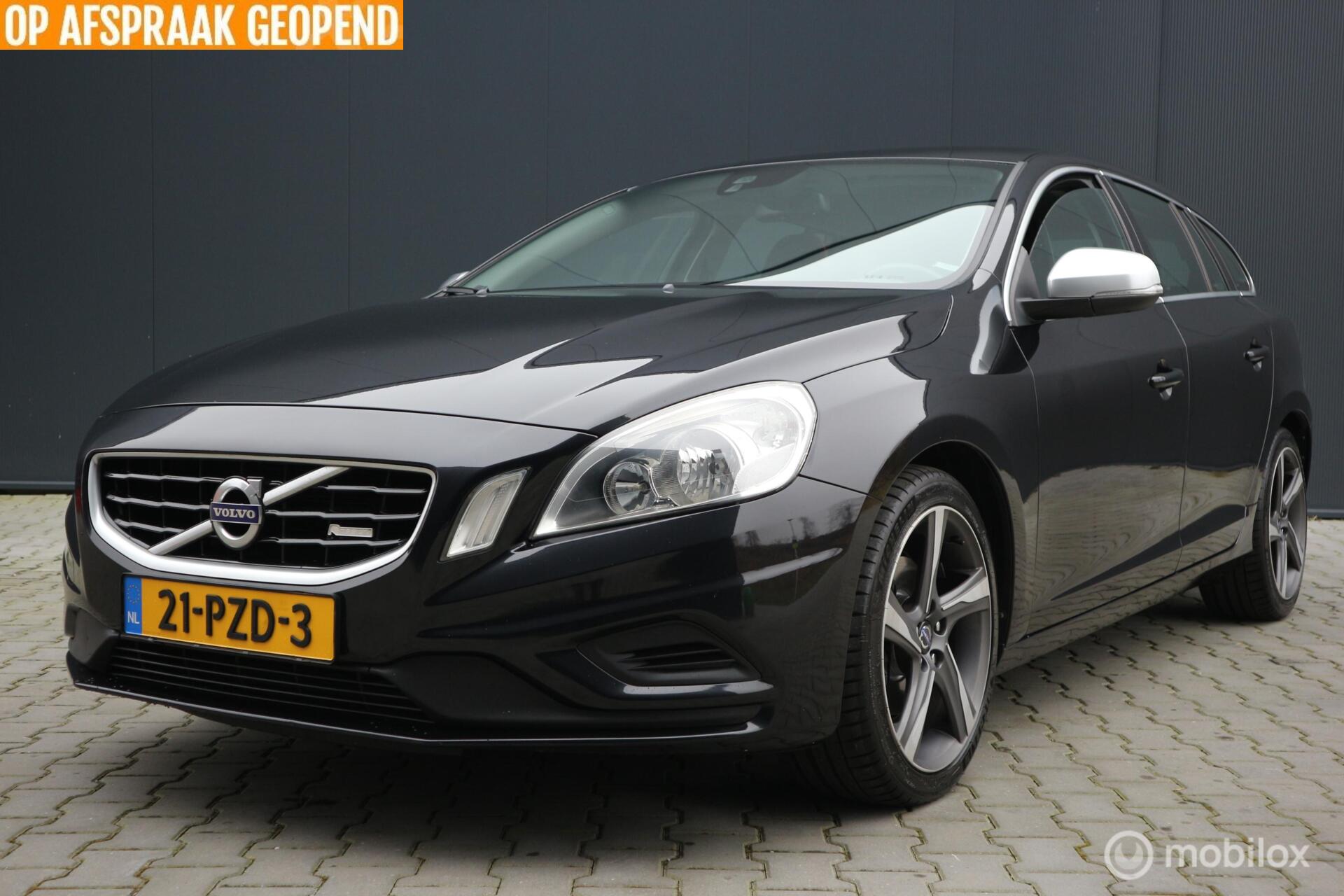 Volvo V60 1.6 T4 R-Design ECC/NAVIGATIE/PDC/NAP 2011 - voorkant