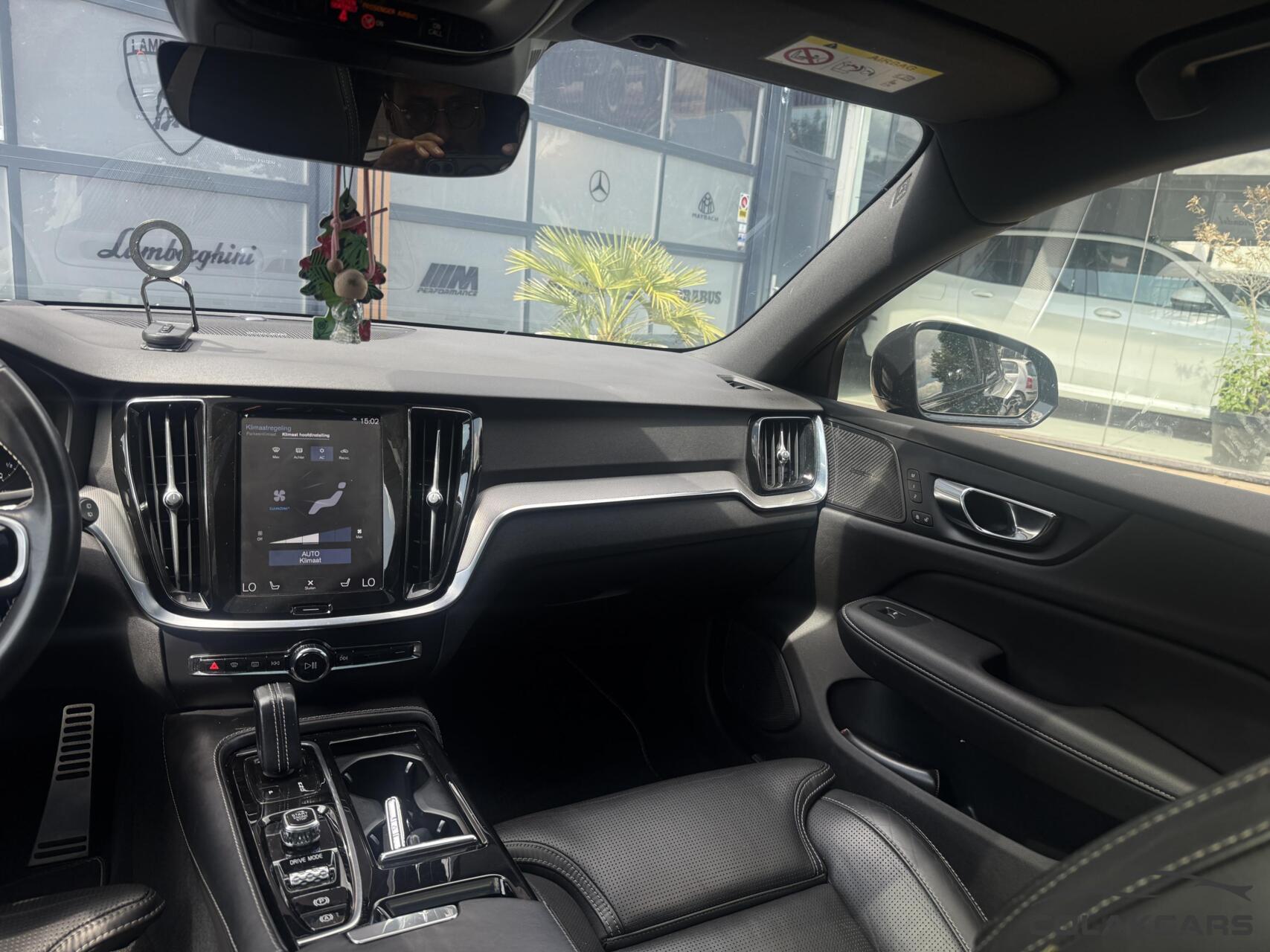 Foto van Volvo V60 T6 Twin Engine