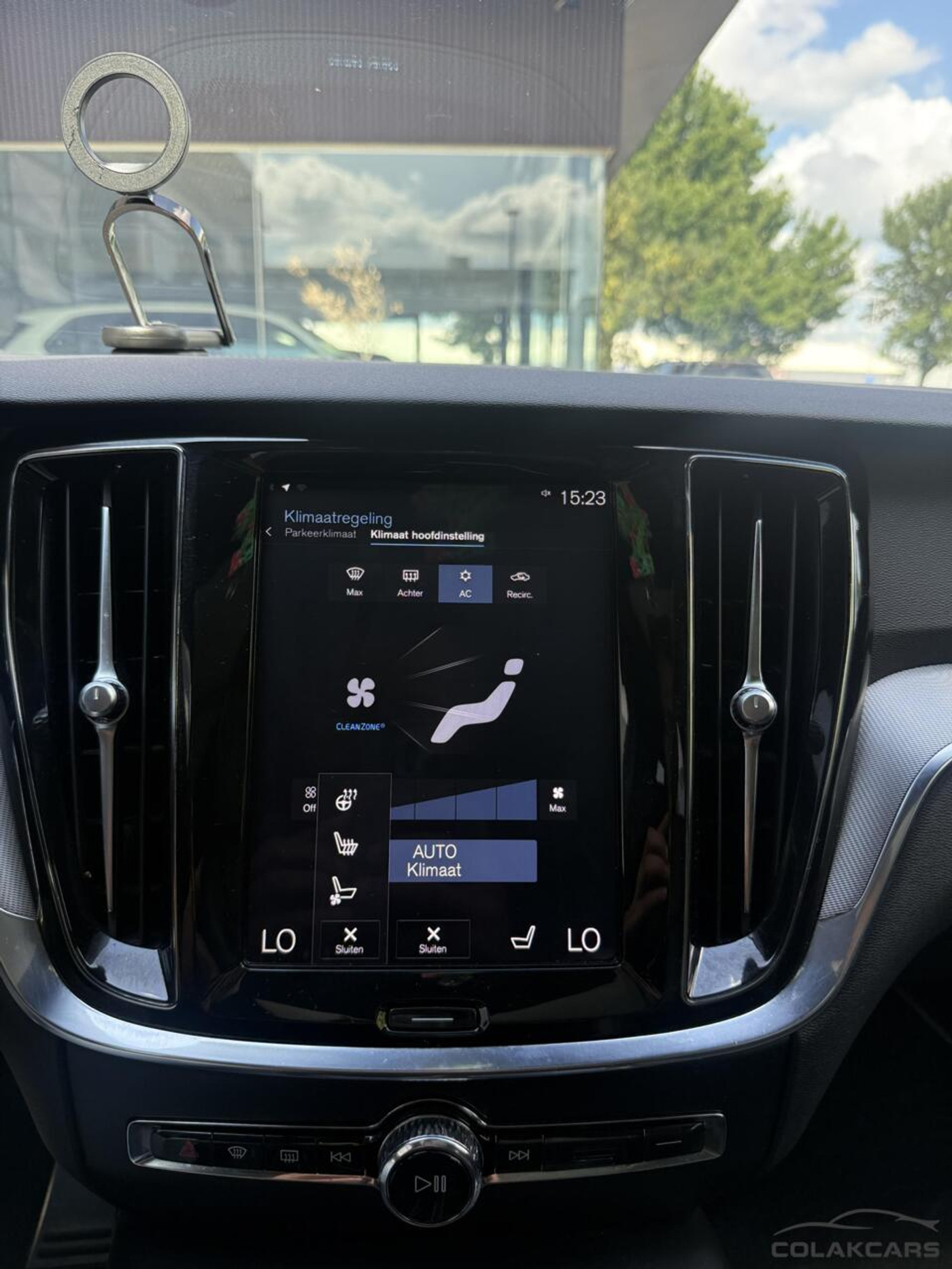 Foto van Volvo V60 T6 Twin Engine