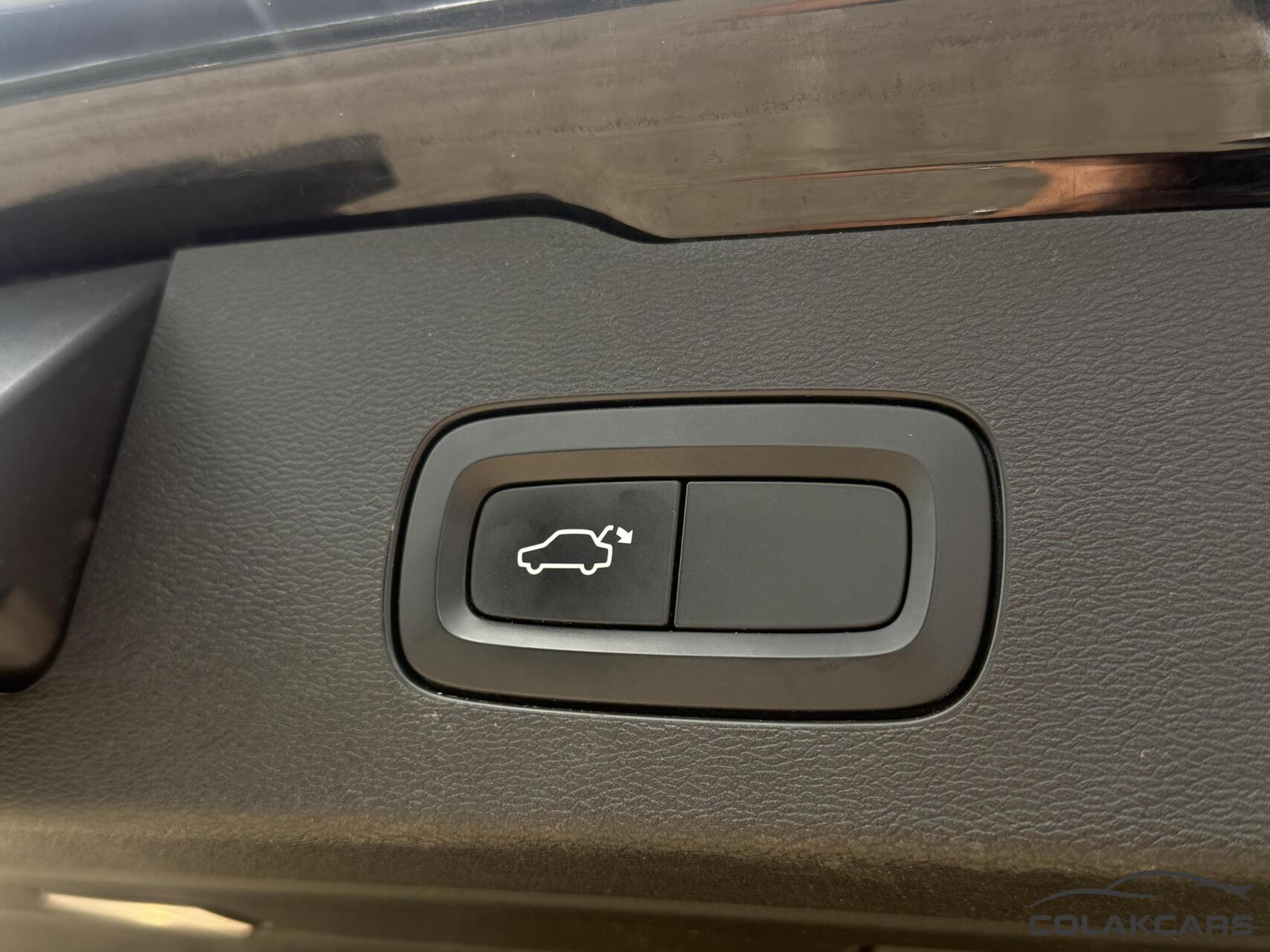 Foto van Volvo V60 T6 Twin Engine