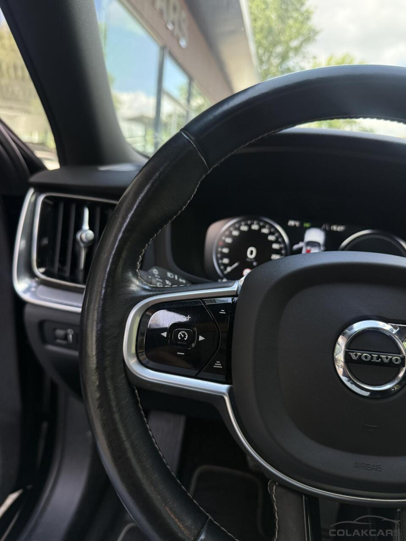 Foto van Volvo V60 T6 Twin Engine