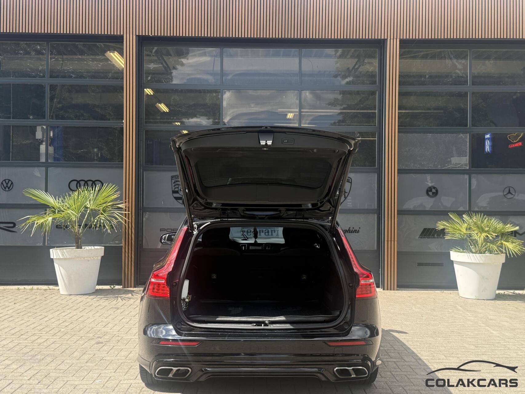 Foto van Volvo V60 T6 Twin Engine