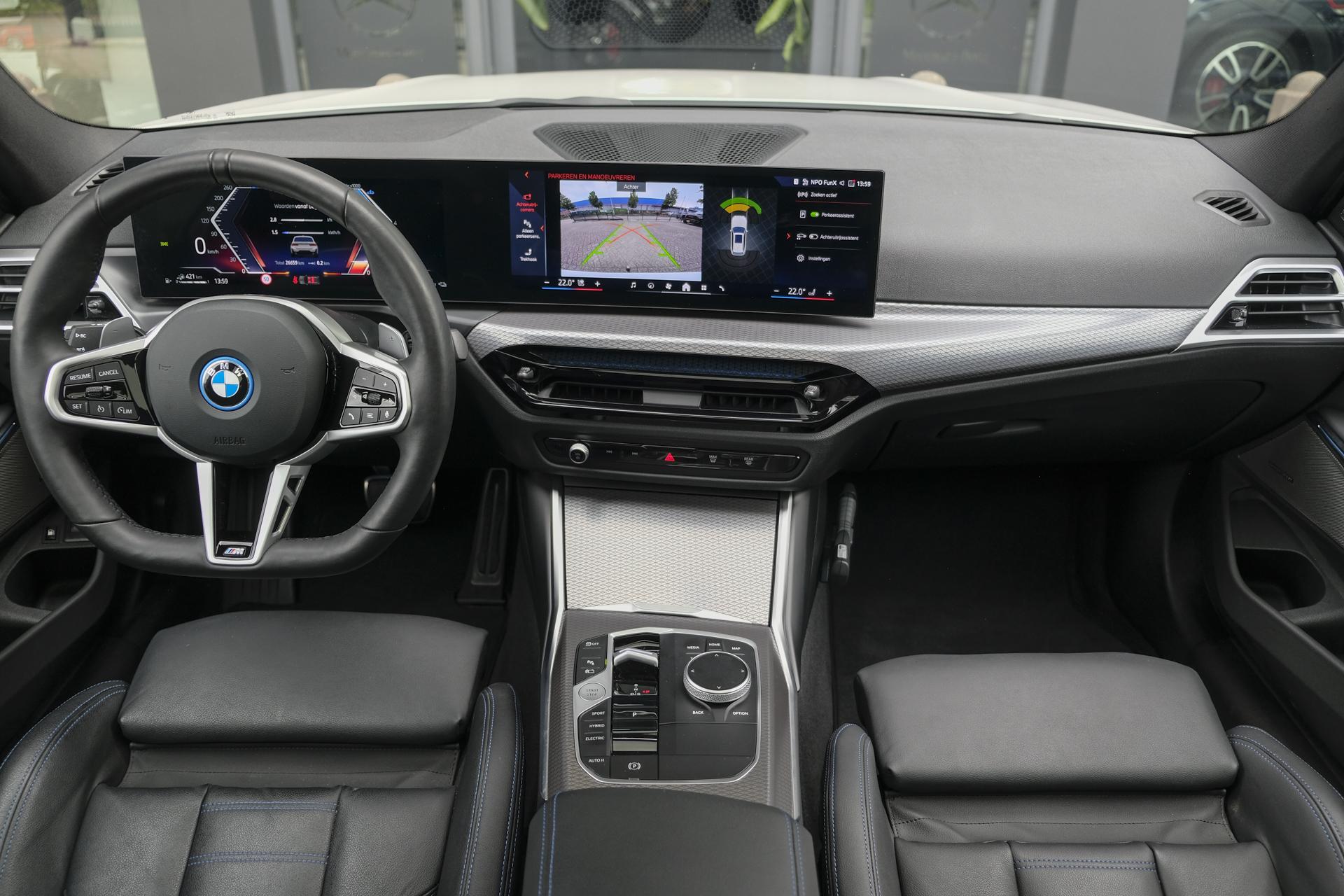 Foto van BMW 330e xDrive