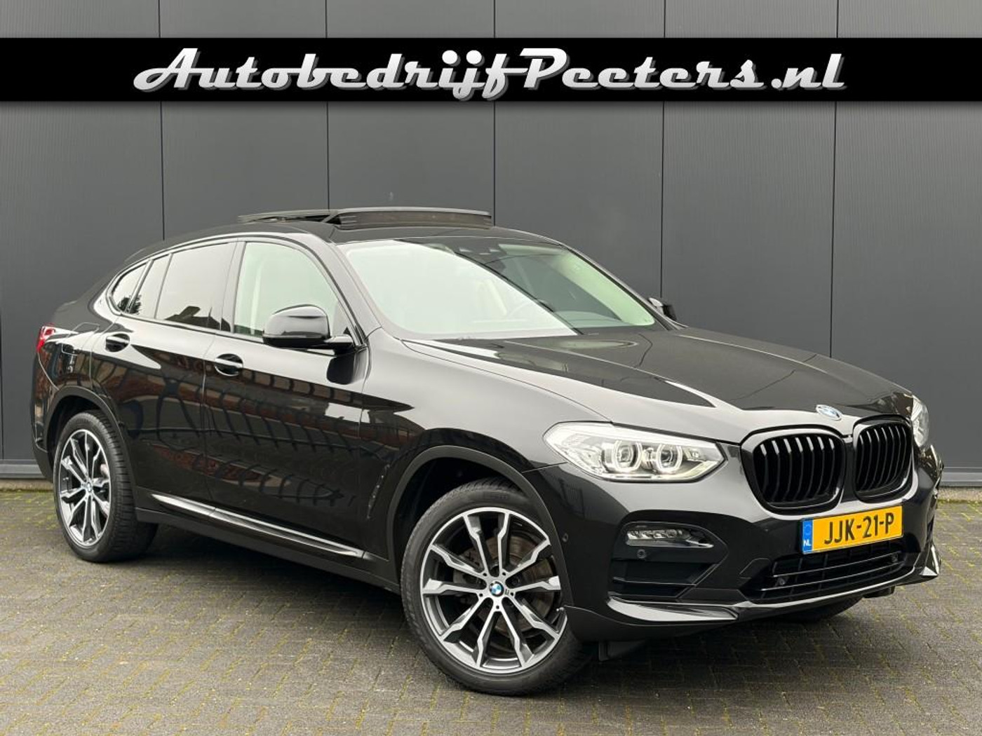 BMW X4 xDrive20i Panoramadak L-Cockpit Camera Leder Sfeerlicht Sportstoel Carplay 2020 - voorkant