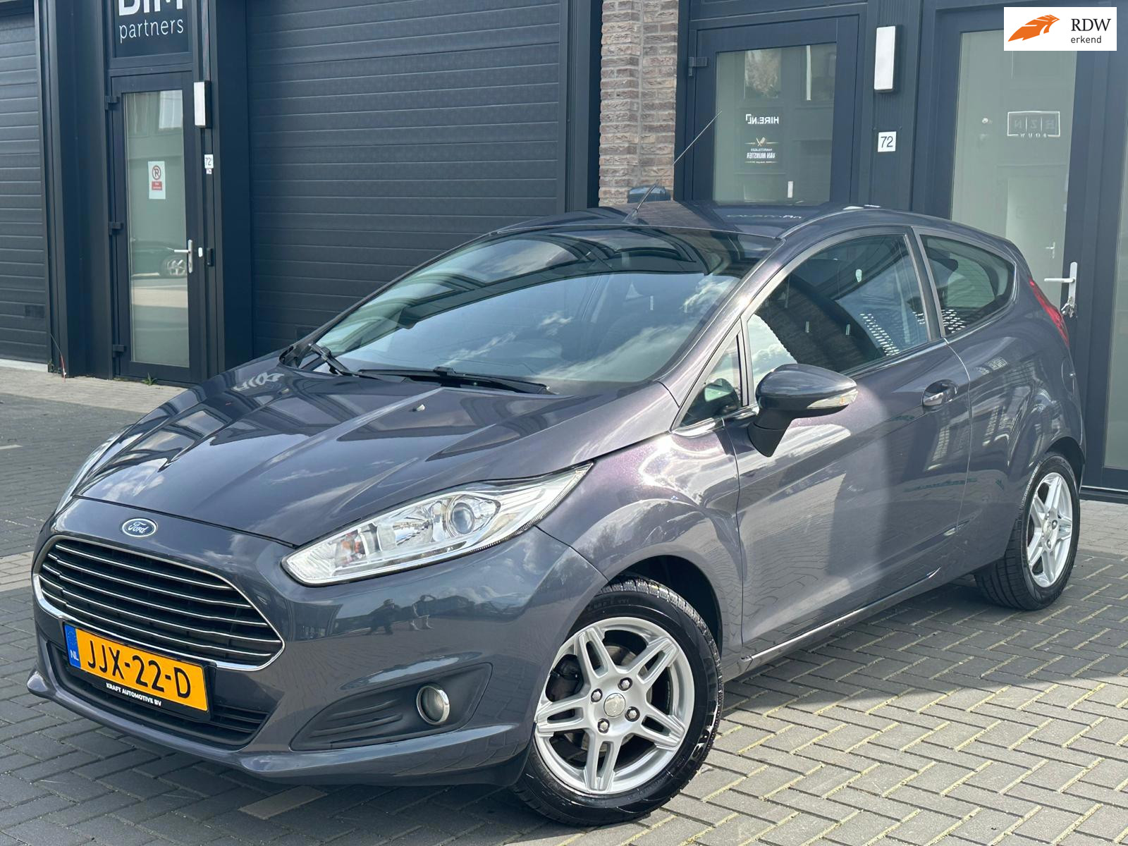 Ford Fiesta 1.0 EcoBoost Titanium- Stoelverwarming- Prachtige auto 2013 - voorkant