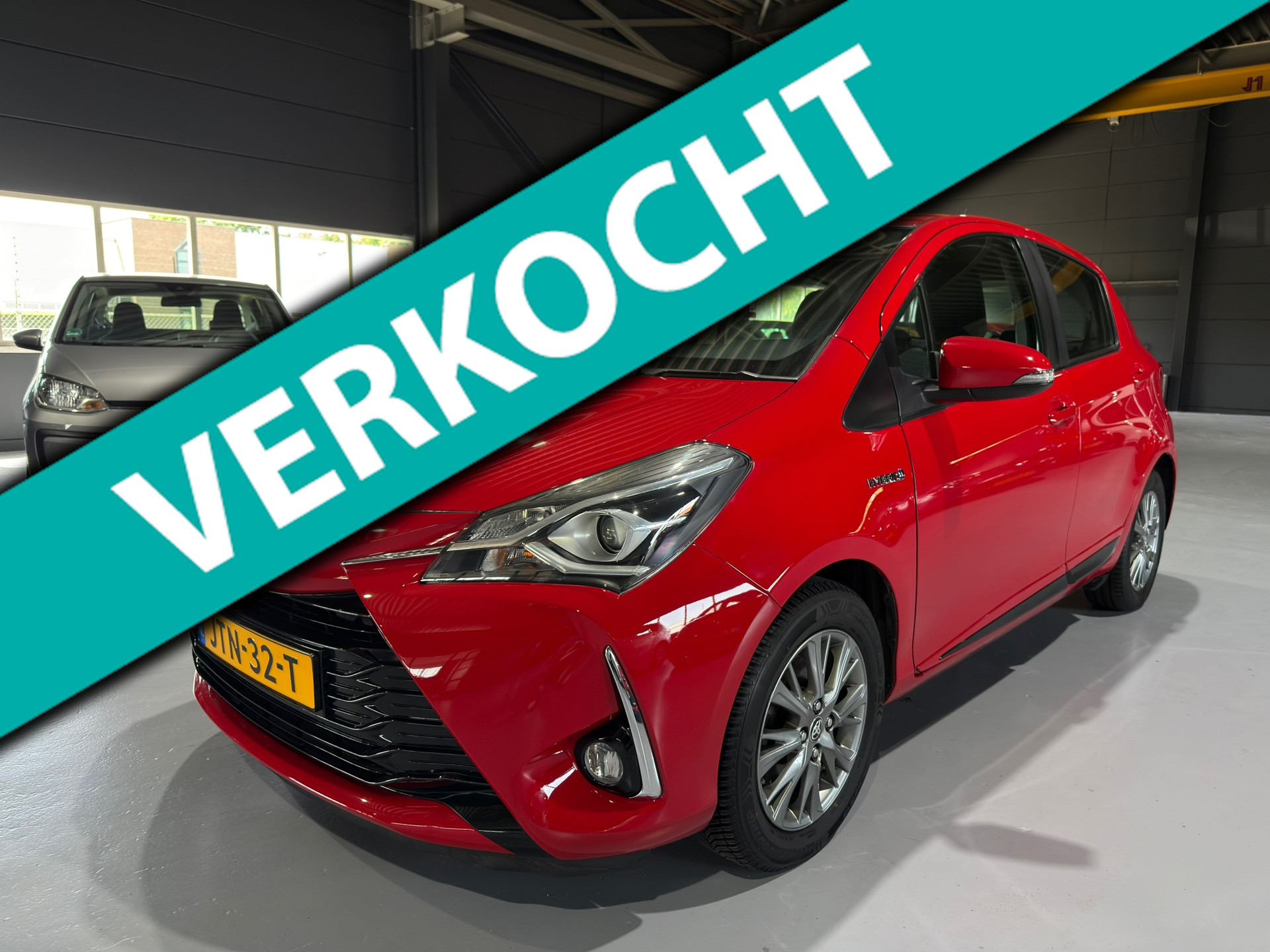 Toyota Toyota Yaris Hybrid 1.5 Hybrid Executive 1e Eigenaar | Dealer onderhouden 2017 - voorkant