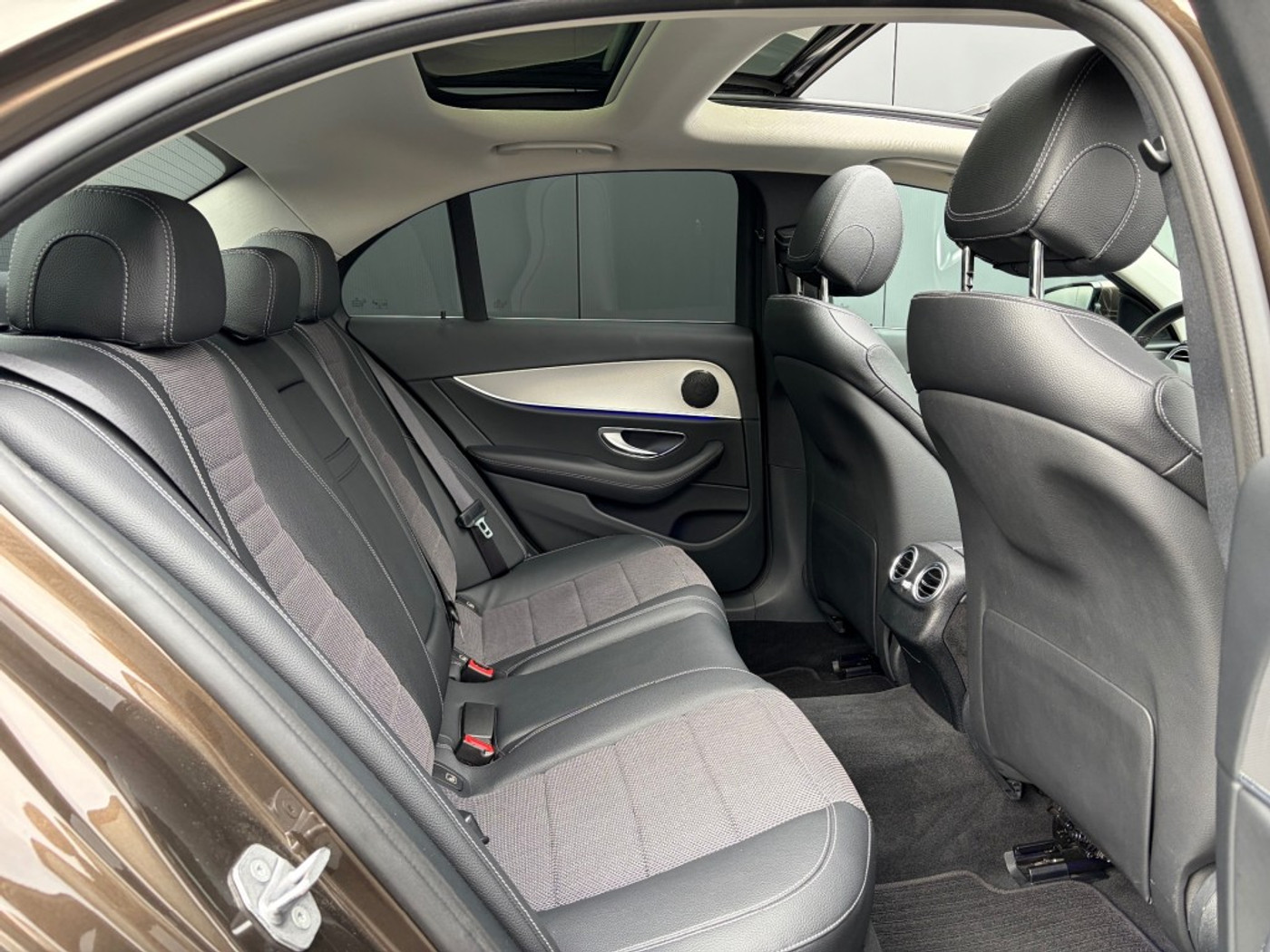 Foto van Mercedes-Benz E 200 4Matic