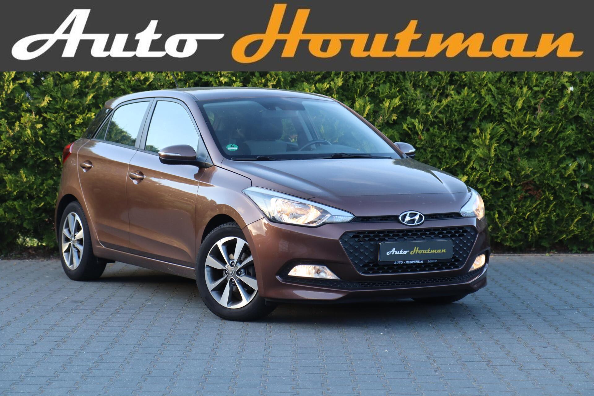 Hyundai I20 1.2 HP i-Motion Comfort | STOEL+STUURVERW. | CRUISE | PDC | LANE ASSIST 2015 - voorkant