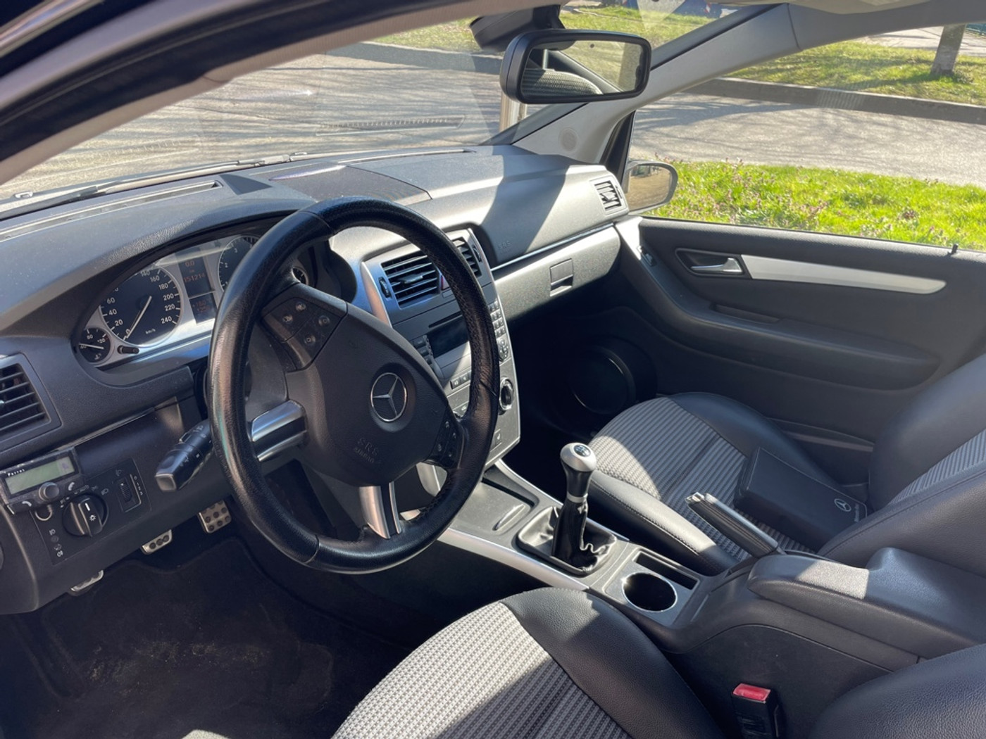 Foto van Mercedes-Benz B 200