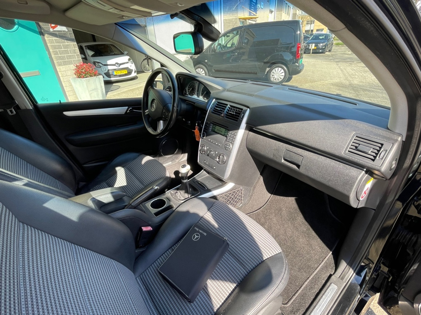 Foto van Mercedes-Benz B 200