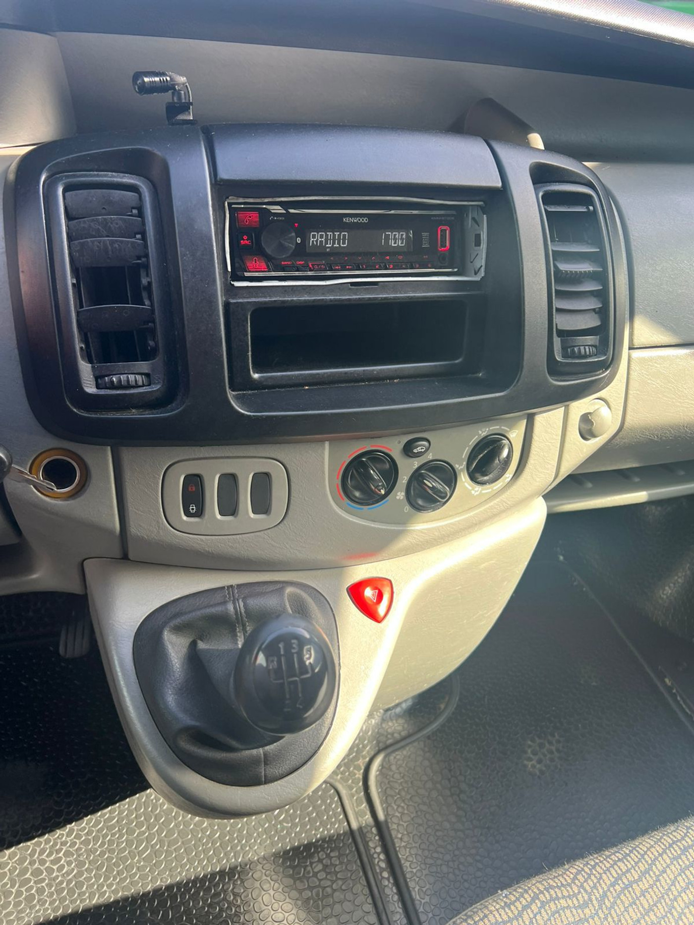 Foto van Renault Trafic 1200 L2 H1 1.9 Dci 82