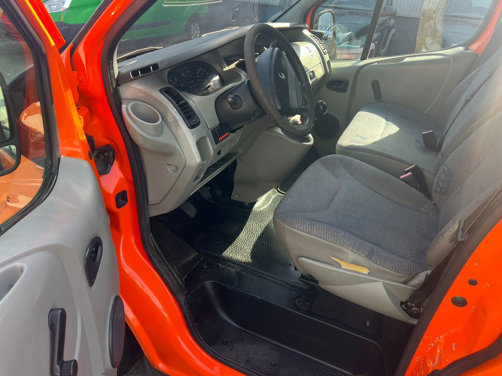 Foto van Renault Trafic 1200 L2 H1 1.9 Dci 82