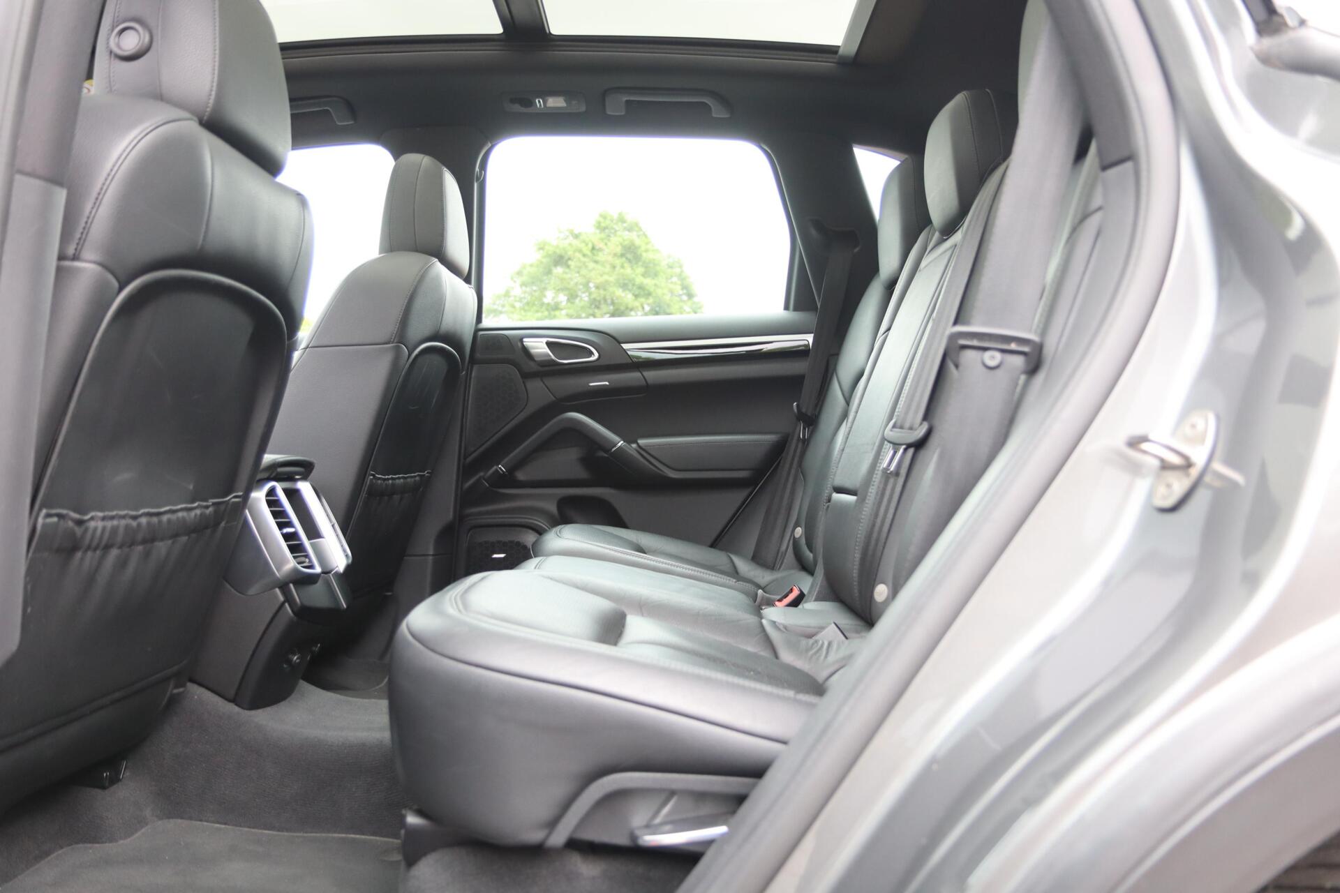 Foto van Porsche Cayenne S E-hybrid