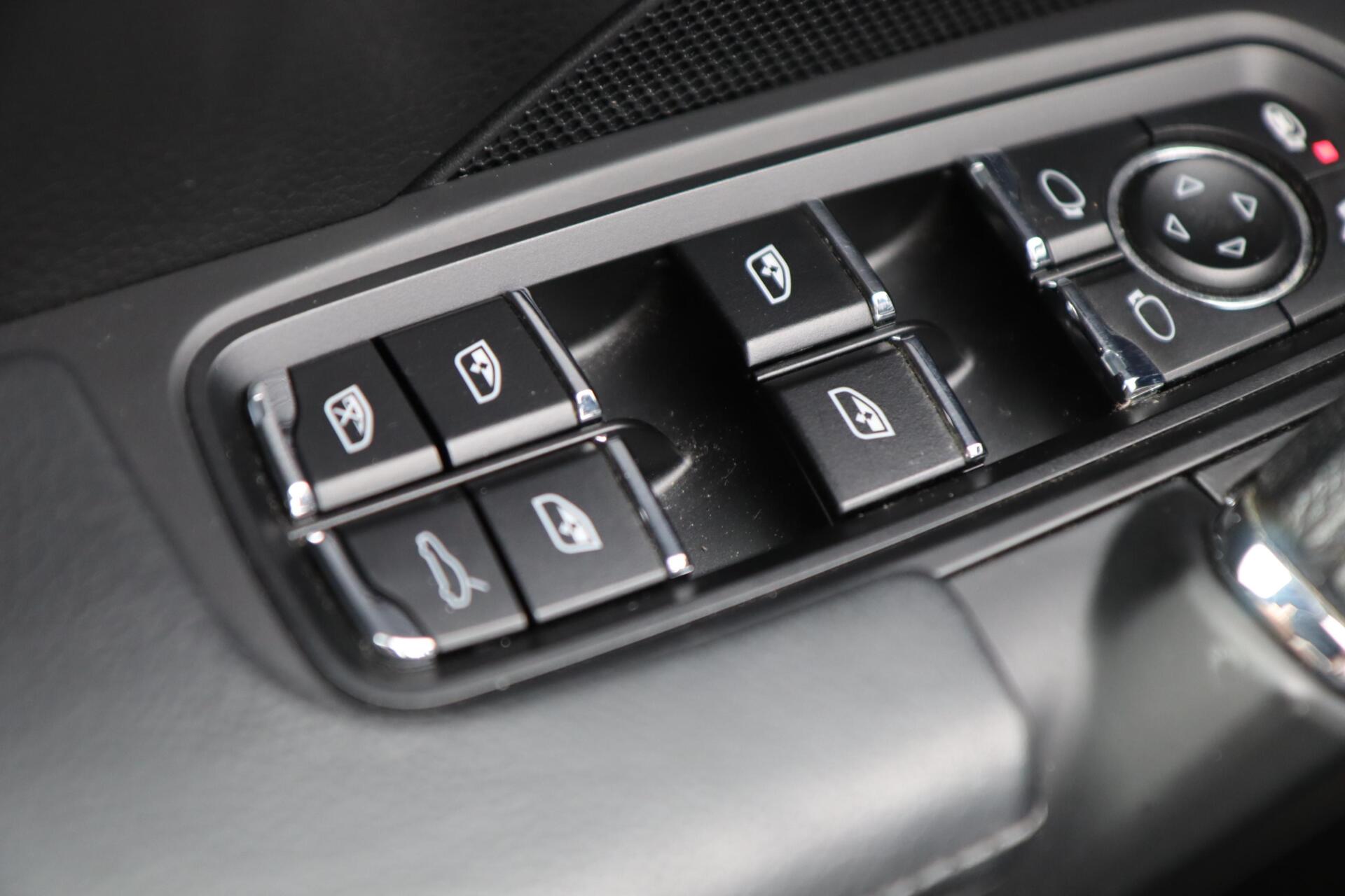 Foto van Porsche Cayenne S E-hybrid