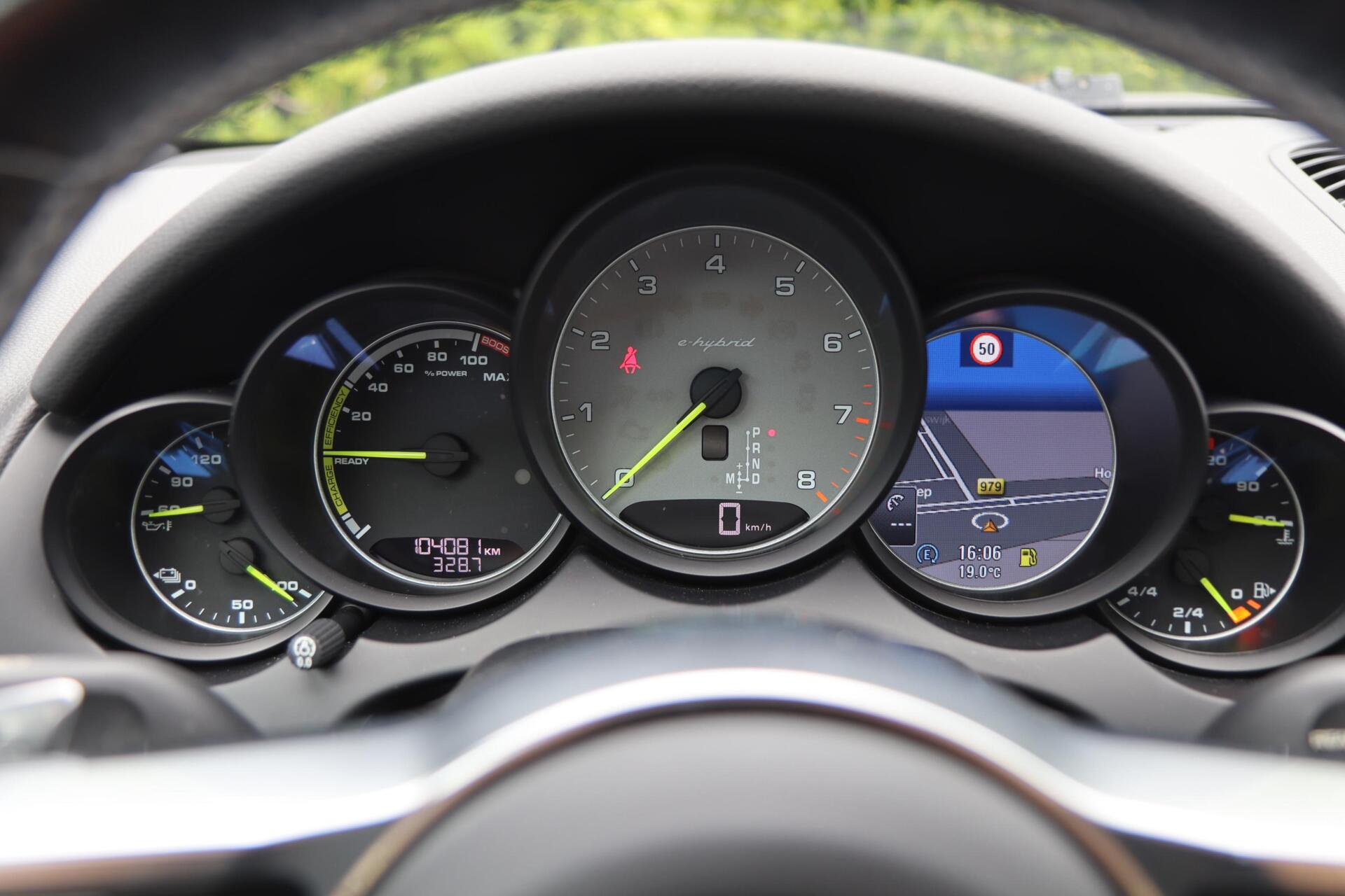 Foto van Porsche Cayenne S E-hybrid