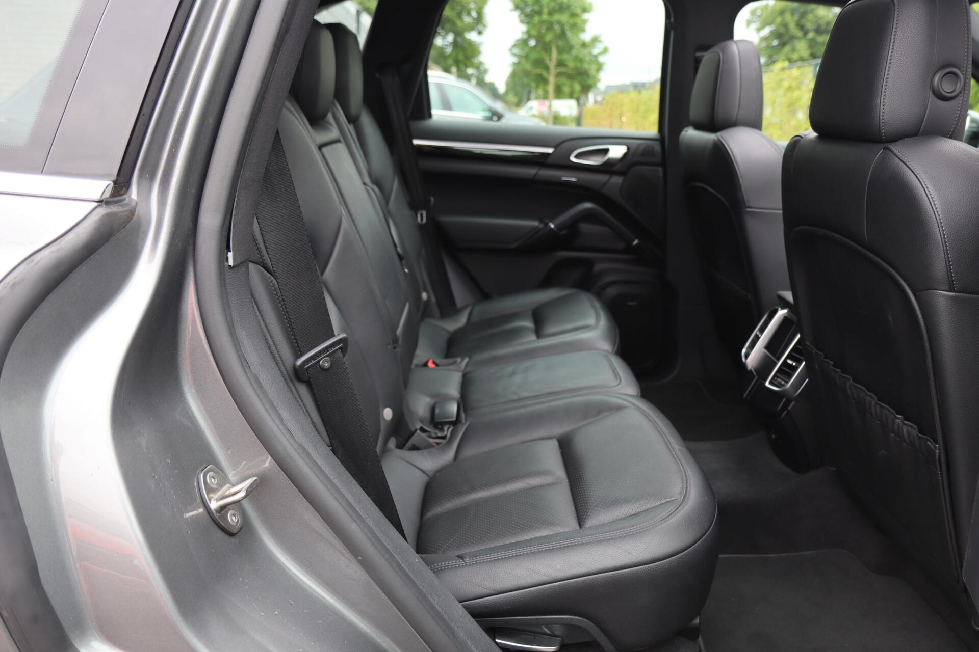 Foto van Porsche Cayenne S E-hybrid