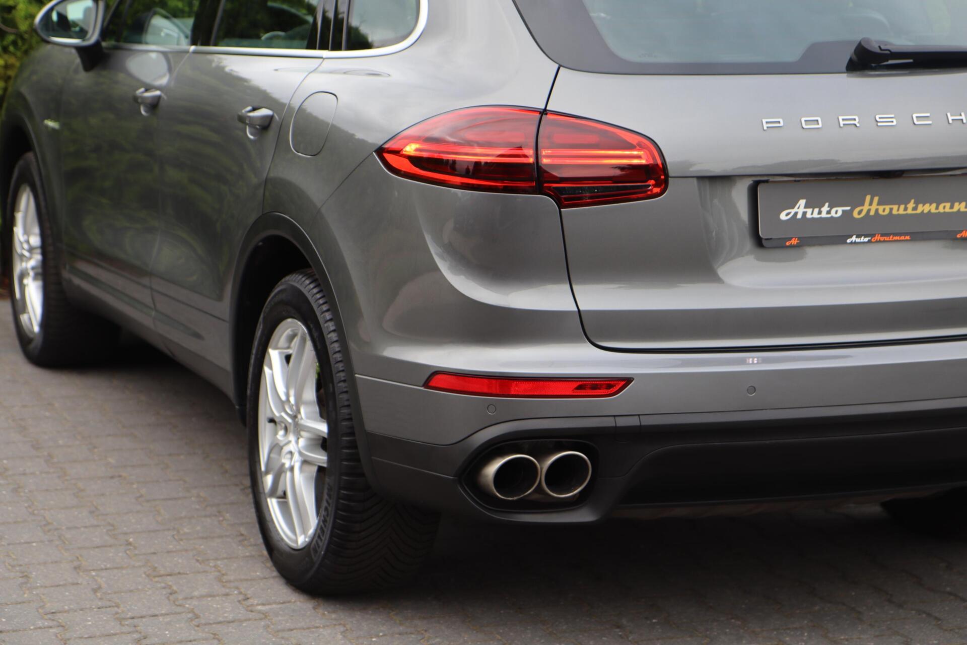 Foto van Porsche Cayenne S E-hybrid