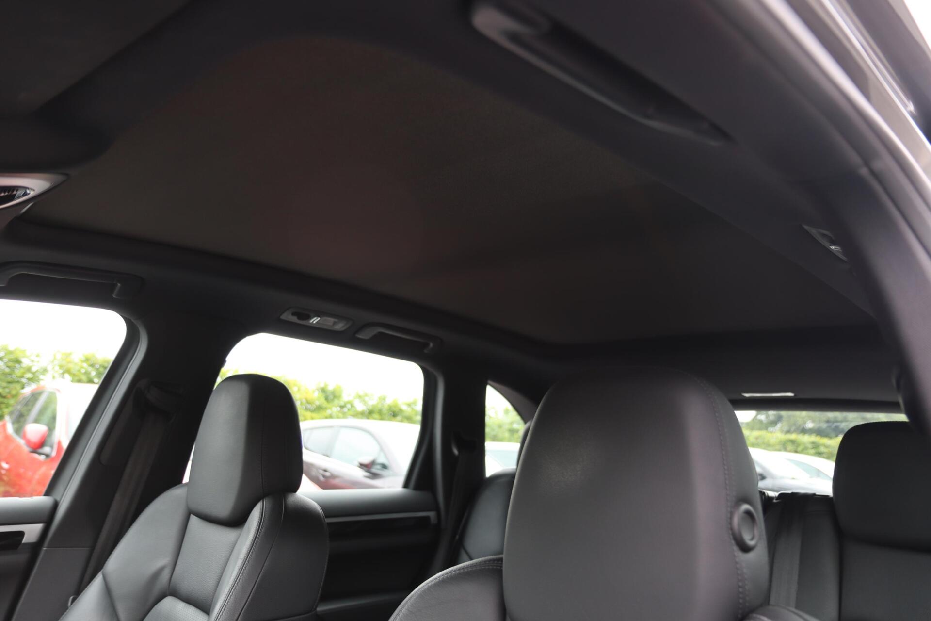Foto van Porsche Cayenne S E-hybrid