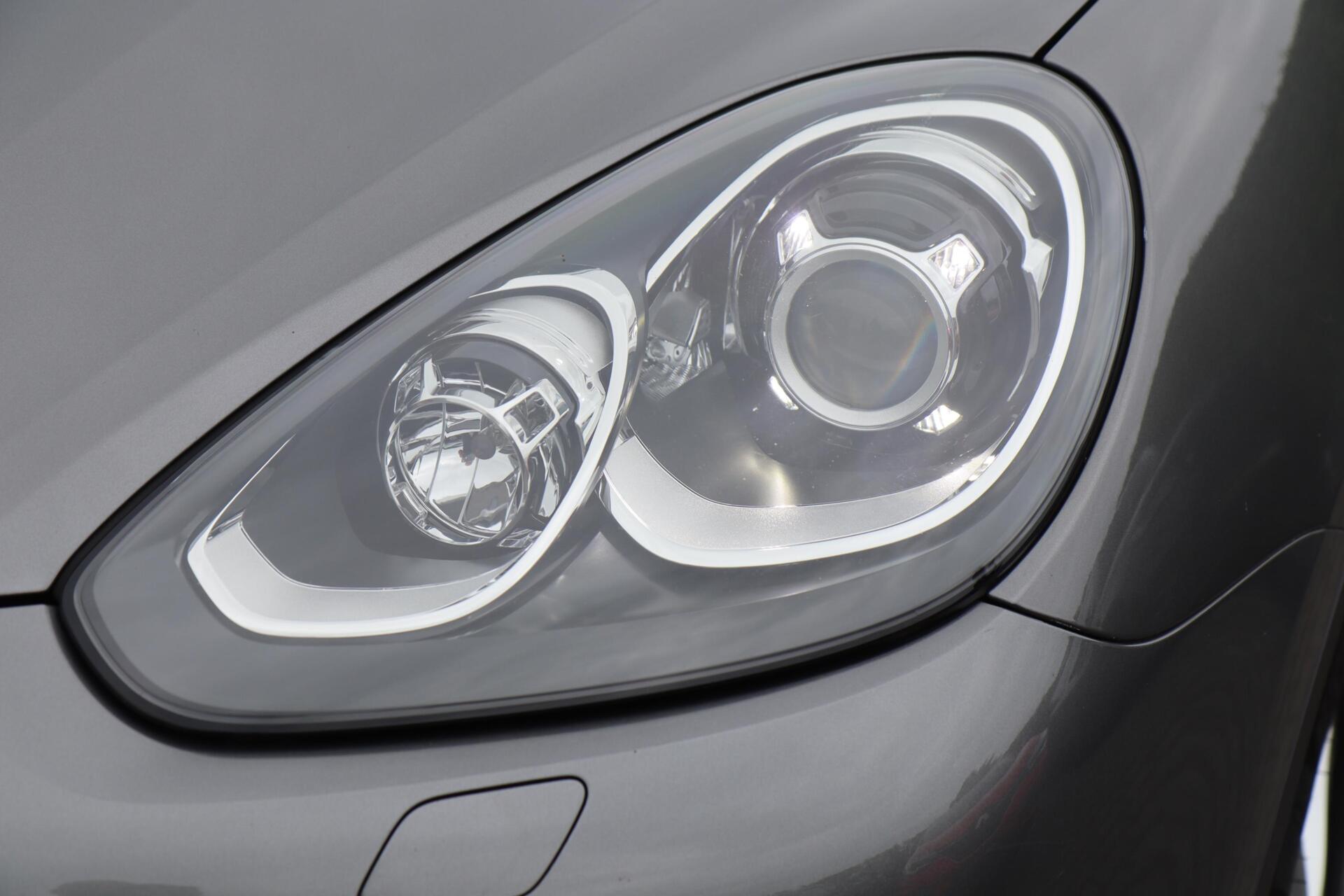 Foto van Porsche Cayenne S E-hybrid