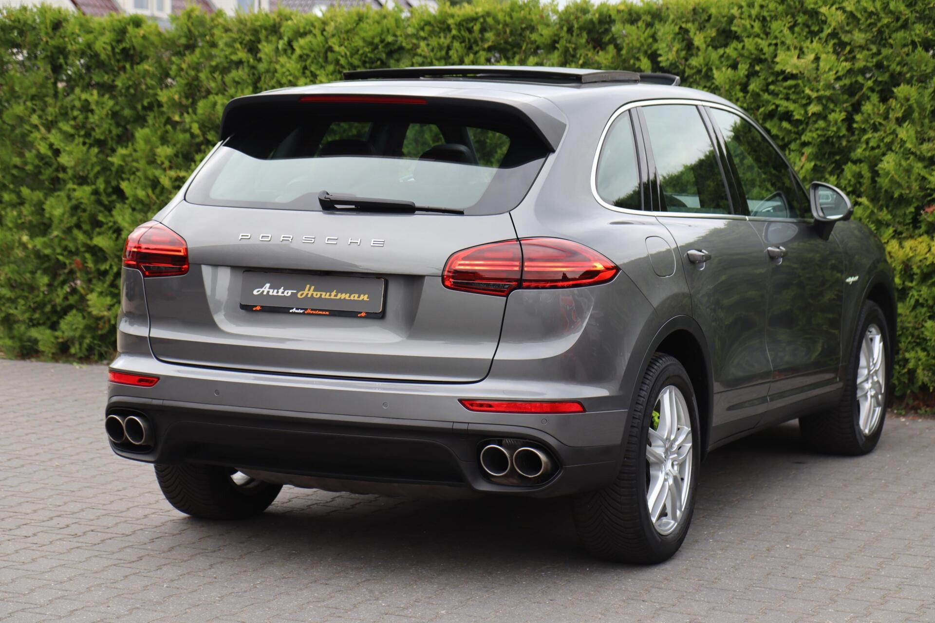 Foto van Porsche Cayenne S E-hybrid