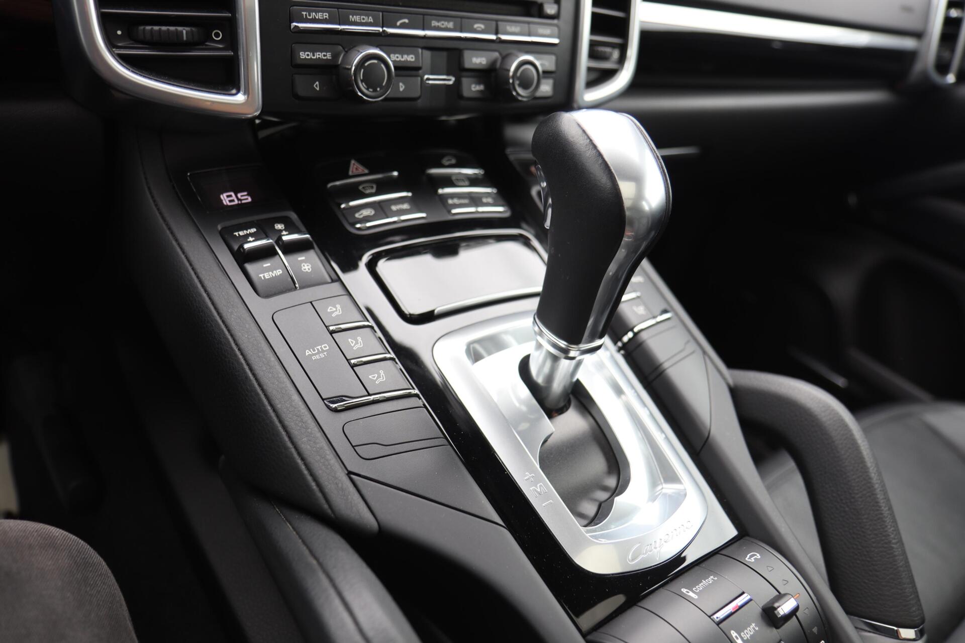 Foto van Porsche Cayenne S E-hybrid
