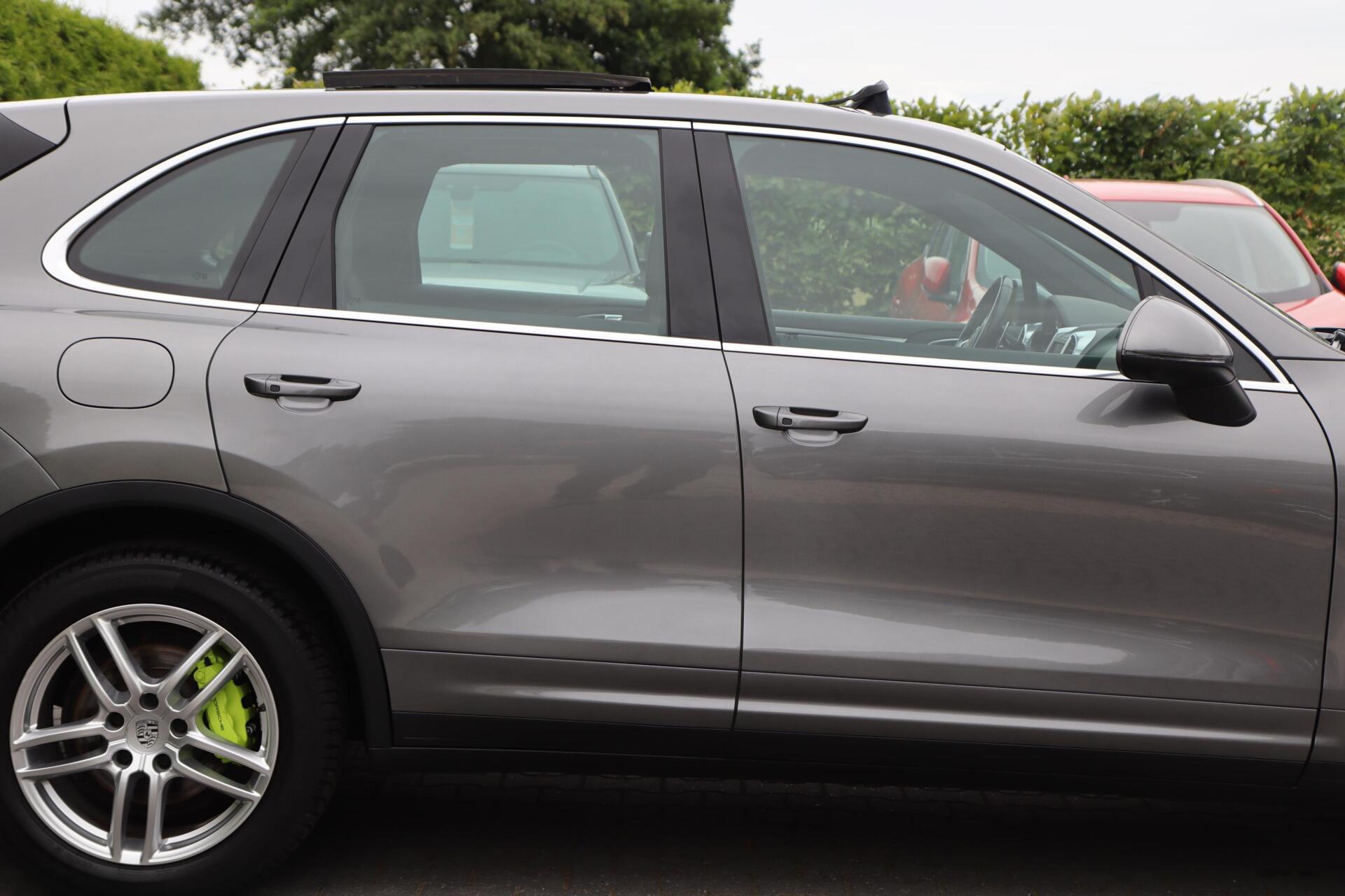 Foto van Porsche Cayenne S E-hybrid