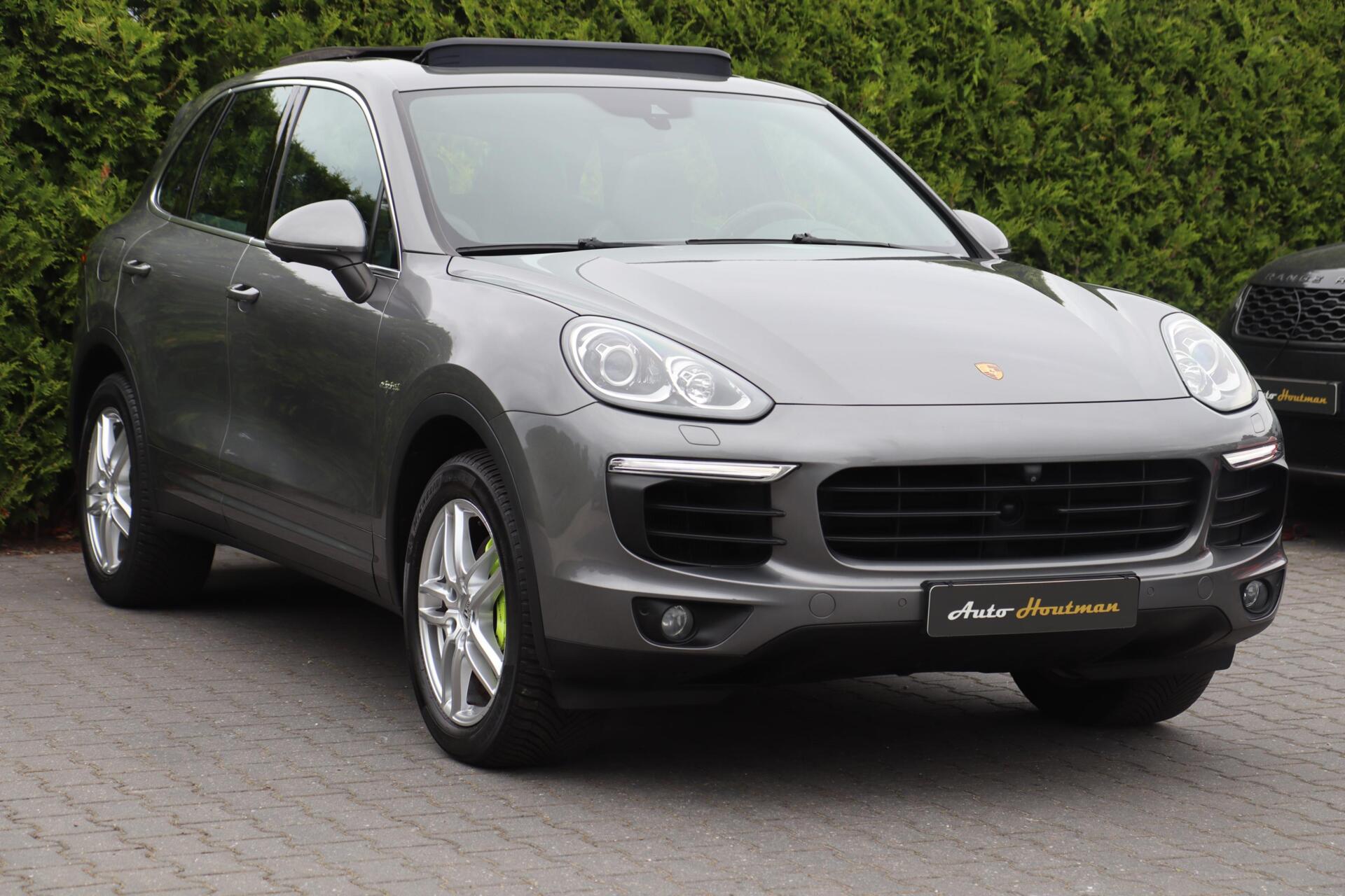 Foto van Porsche Cayenne S E-hybrid