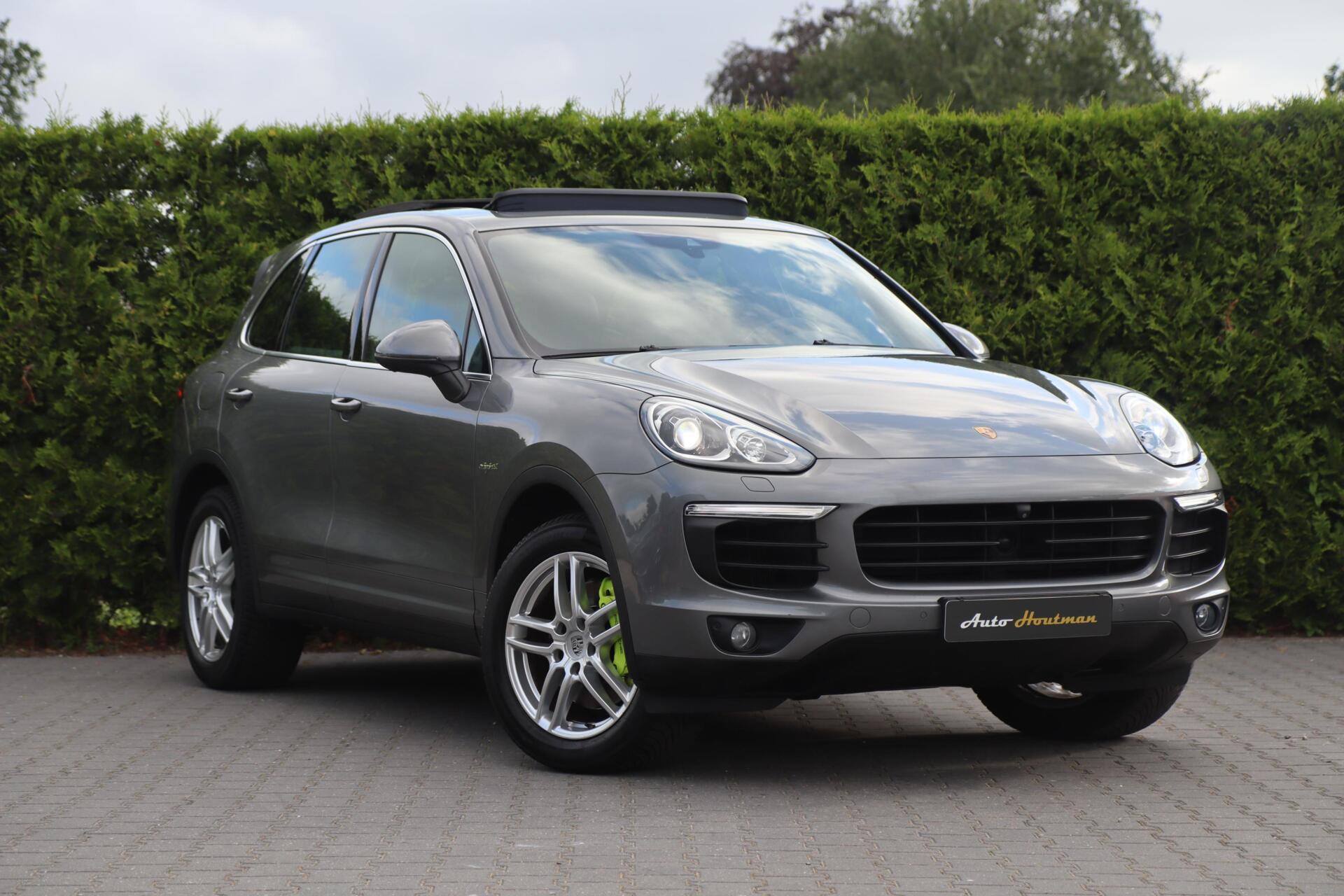 Foto van Porsche Cayenne S E-hybrid