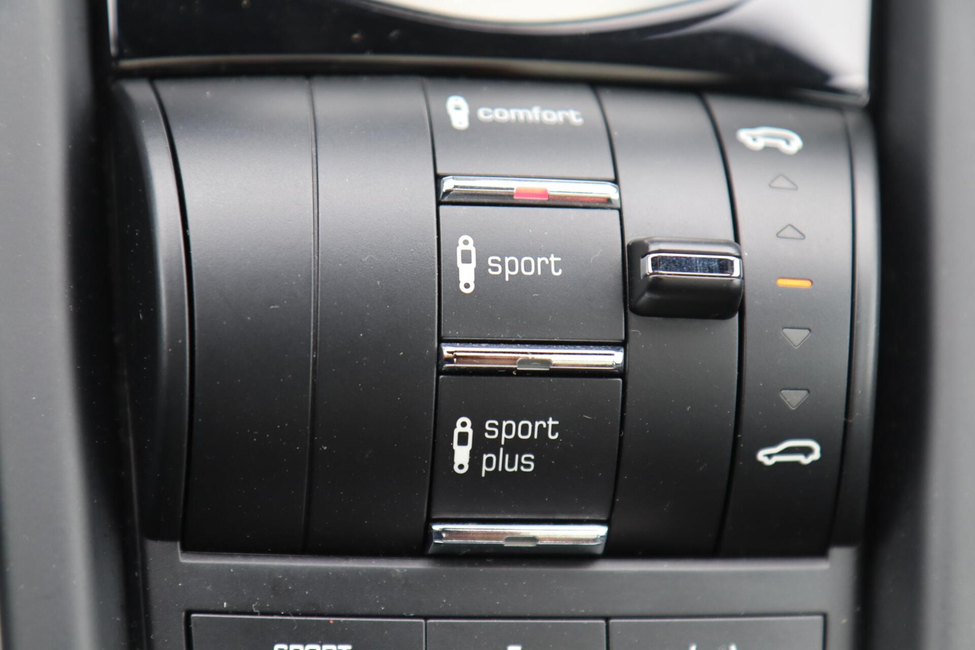 Foto van Porsche Cayenne S E-hybrid
