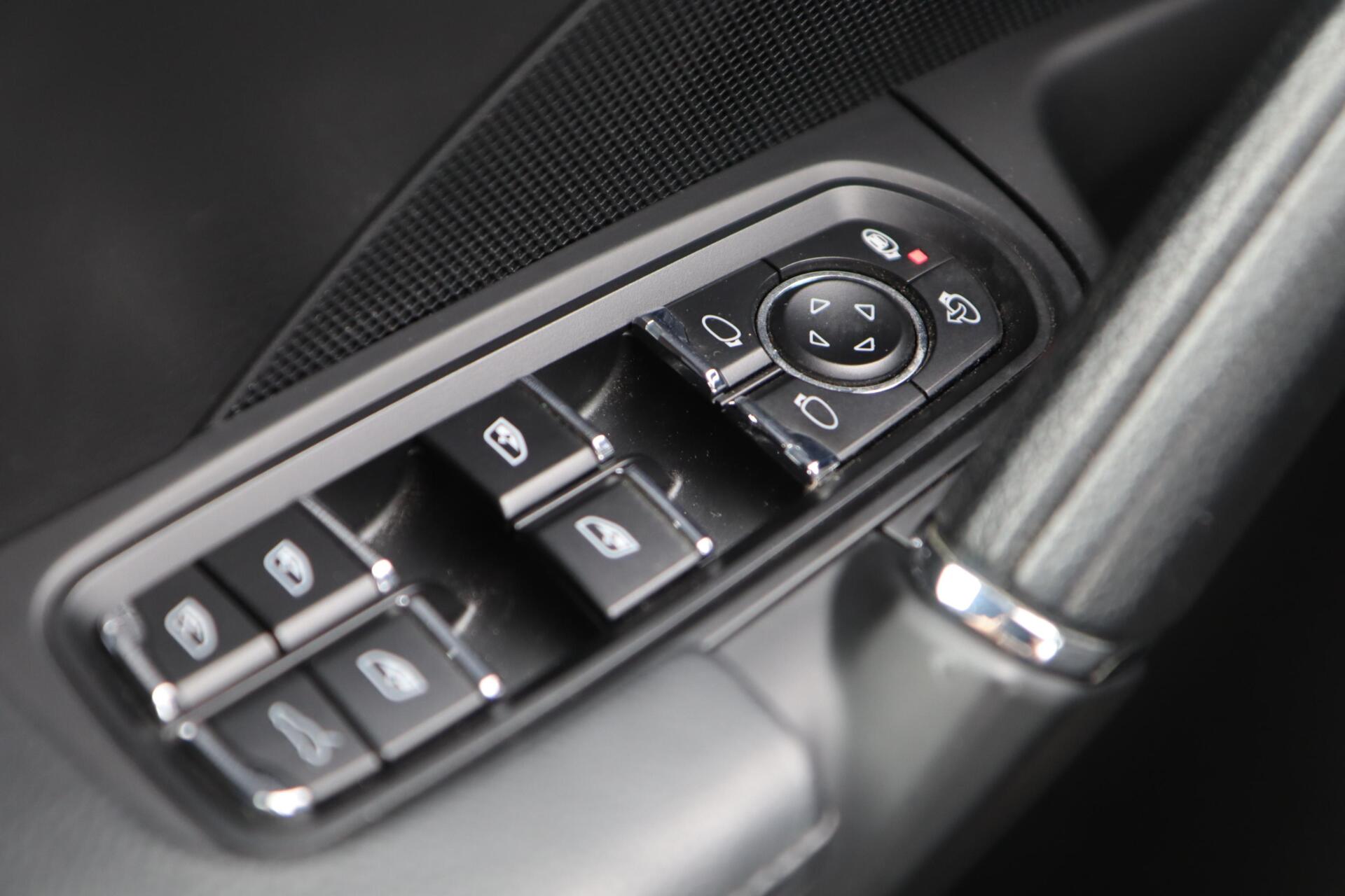 Foto van Porsche Cayenne S E-hybrid