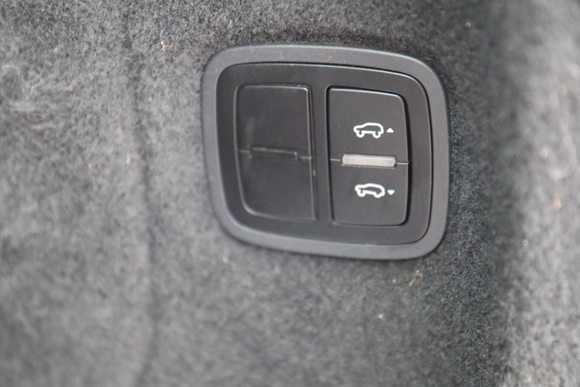 Foto van Porsche Cayenne S E-hybrid