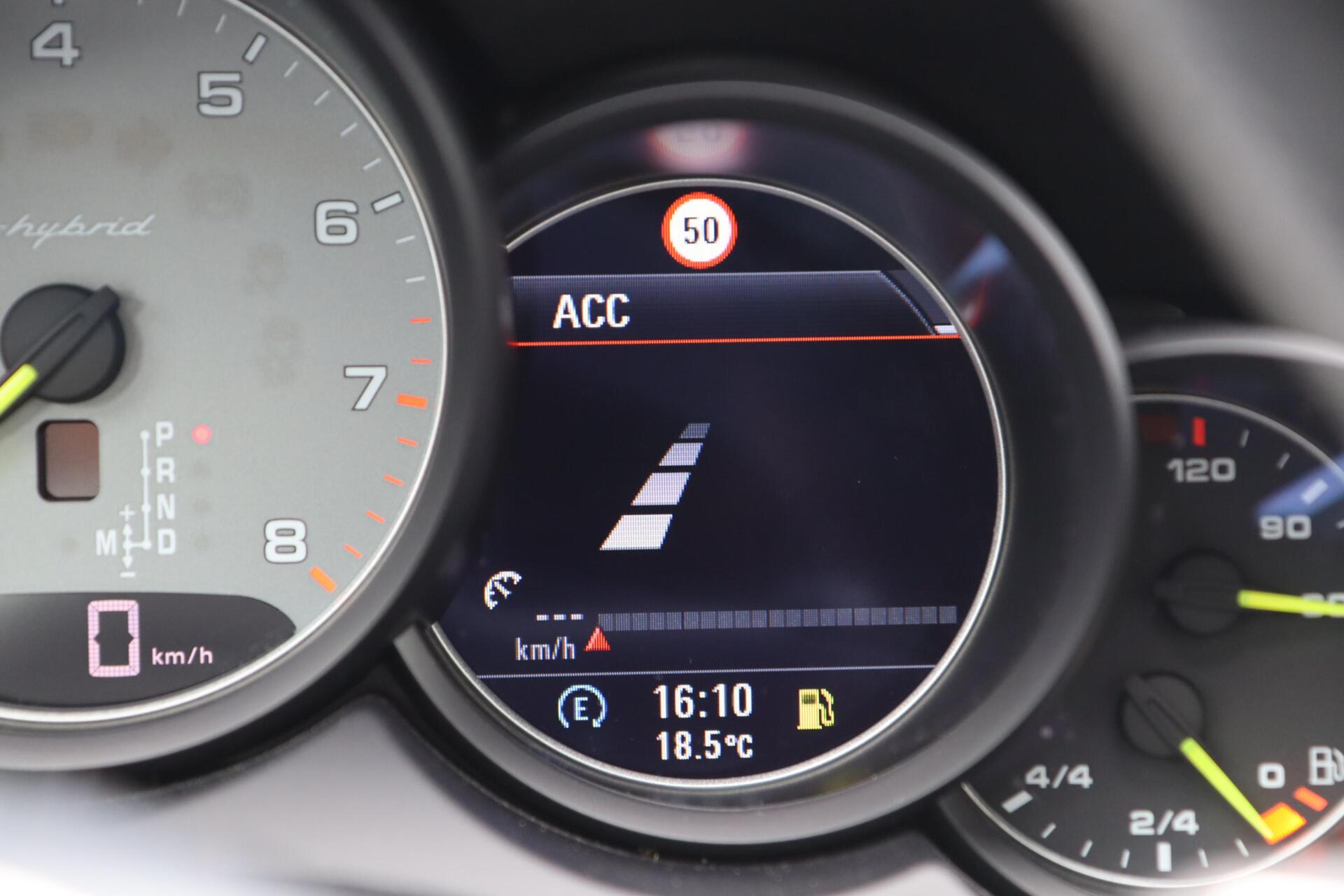 Foto van Porsche Cayenne S E-hybrid