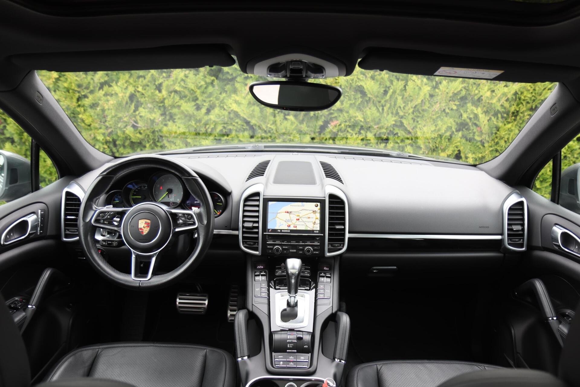 Foto van Porsche Cayenne S E-hybrid