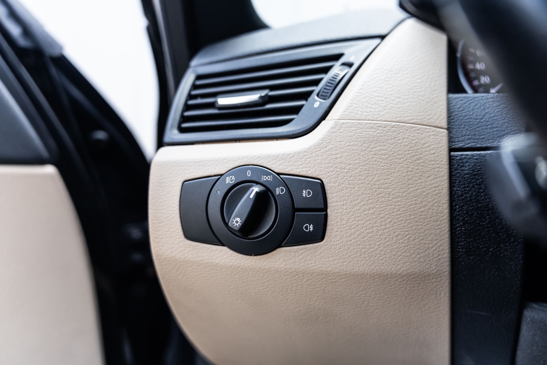 Foto van BMW X1 xDrive 28i