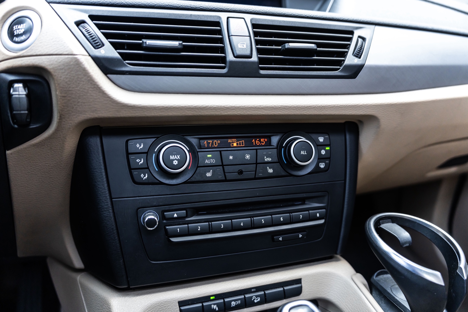 Foto van BMW X1 xDrive 28i