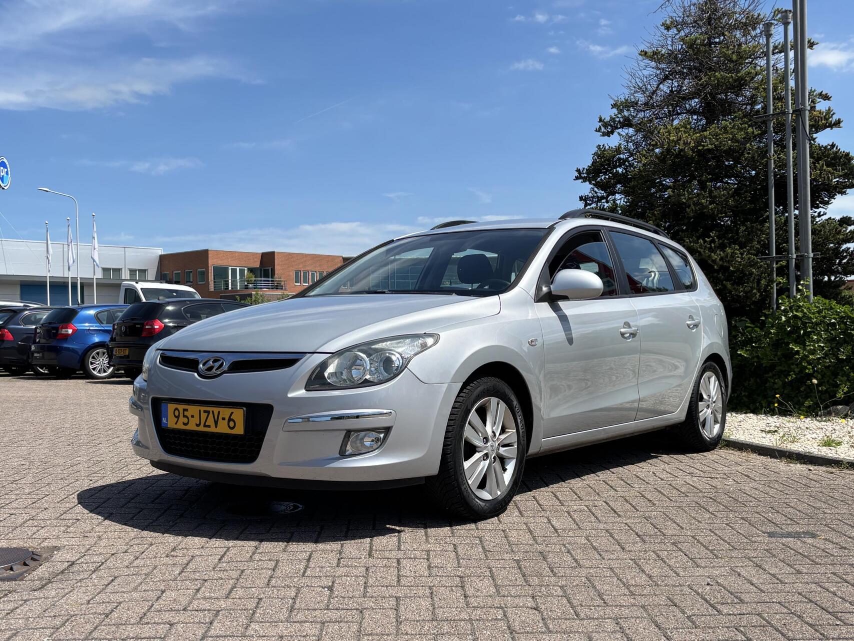 Hyundai I 30cw 1.4i Blue Dynamic, Trekhaak, Airco, Clima! 2009 - voorkant