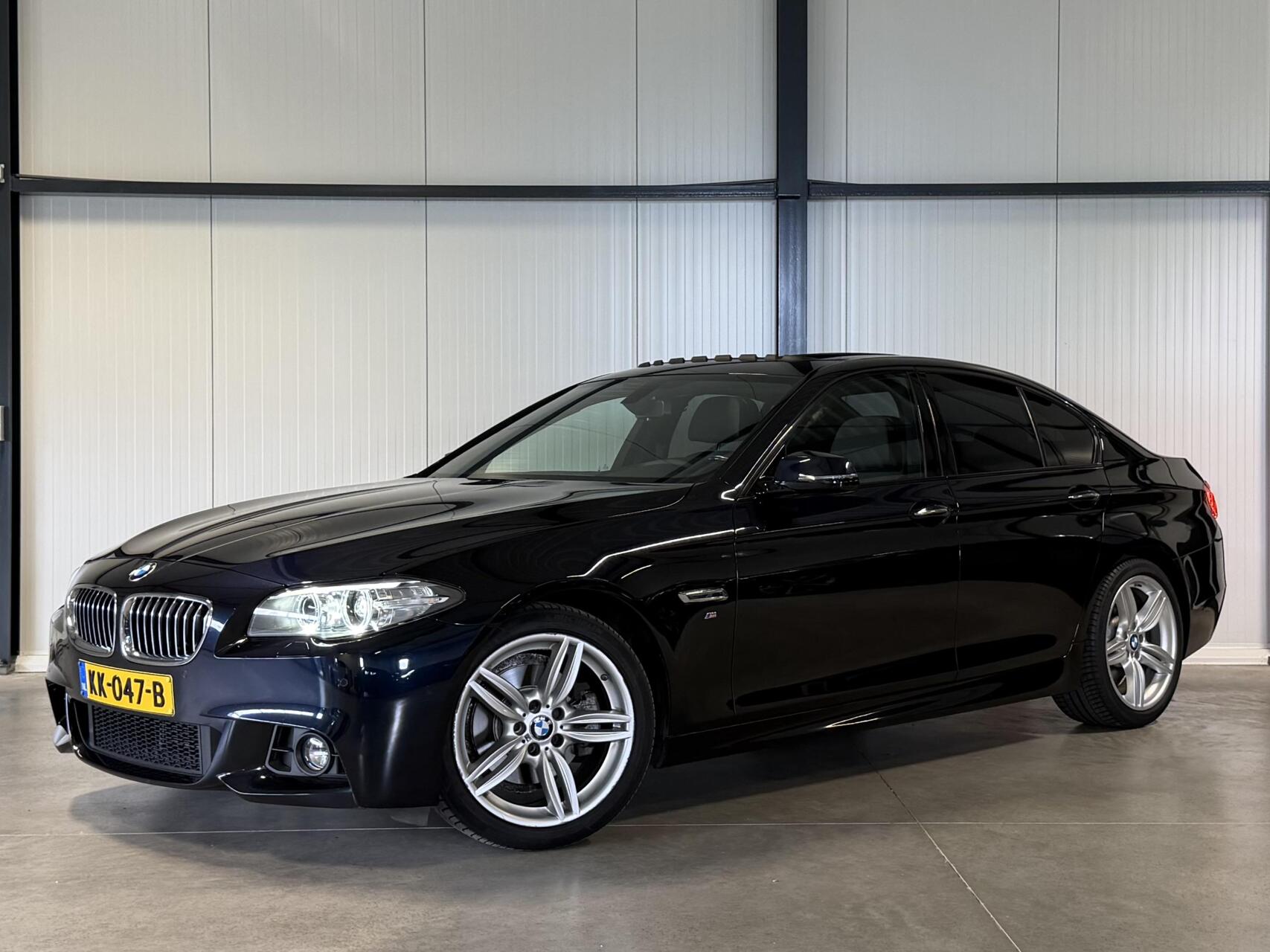 BMW 520i 520i M-Sport High Executive Pano Memory NL-AUTO 2017 - voorkant