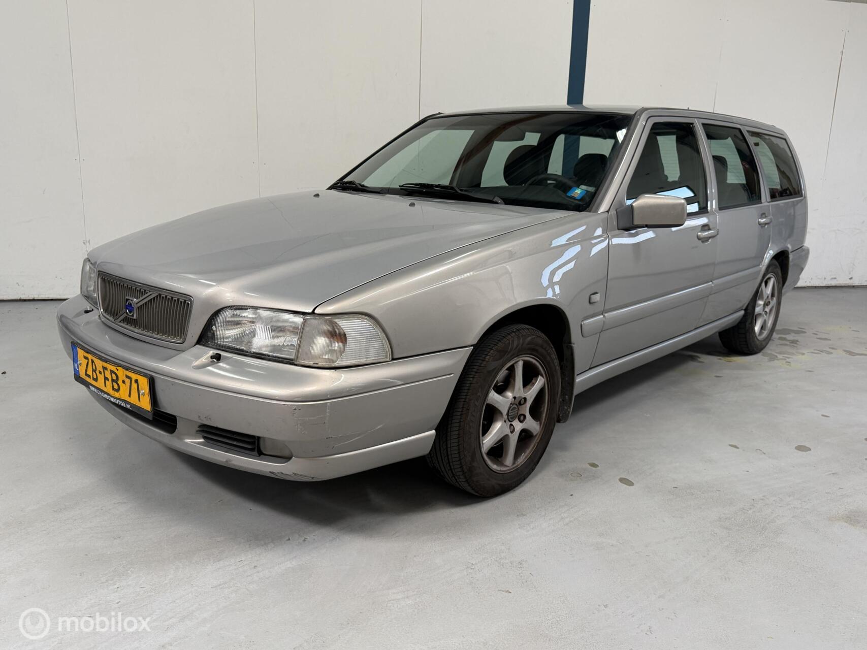 Volvo V70 2.5 Luxury-Line RUNNER APK 24-02-2027 1999 - voorkant