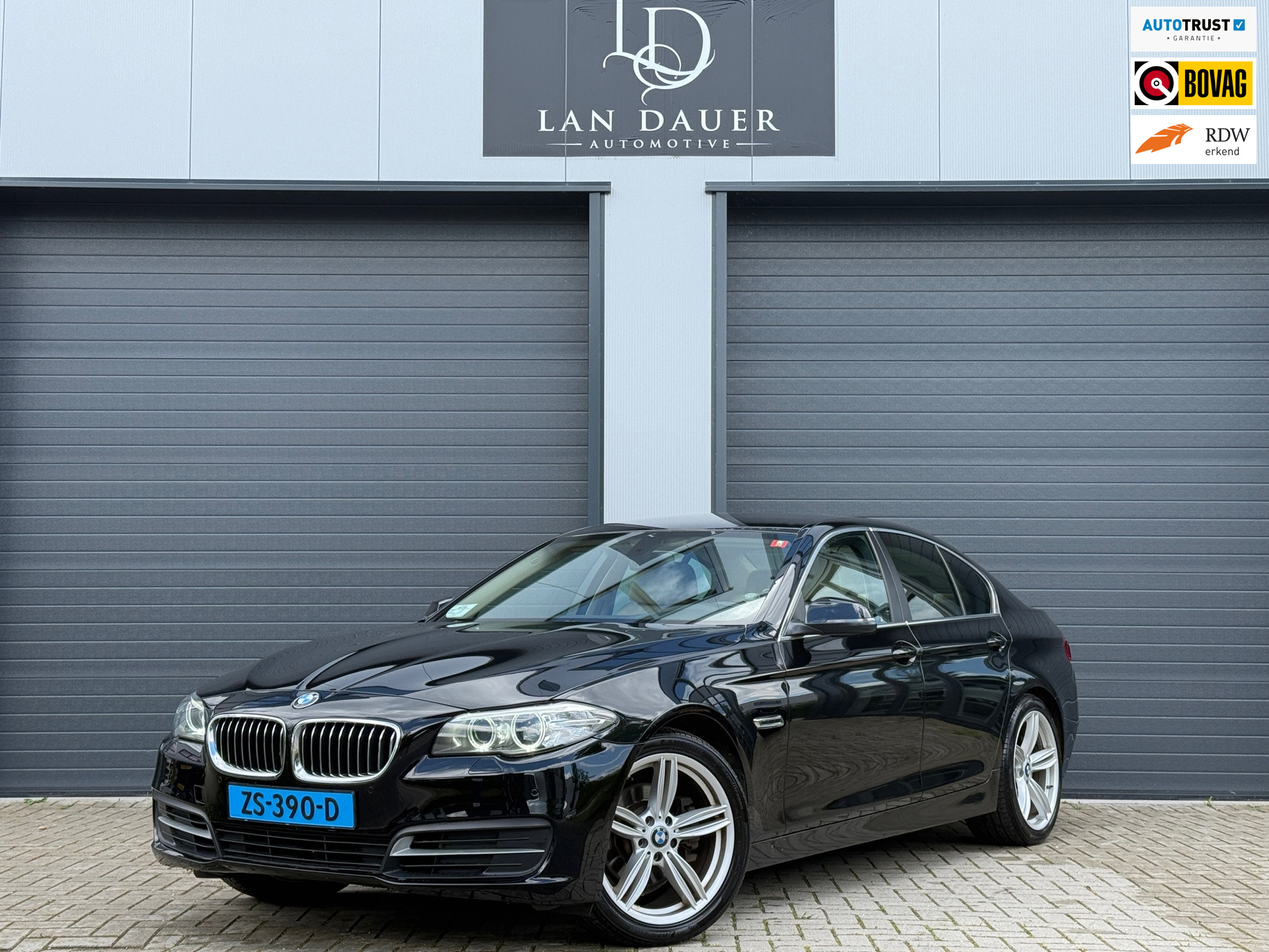 BMW 5 Series 520d High Executive / TAXI RIJKLAAR / LEDER LUXE 2016 - voorkant