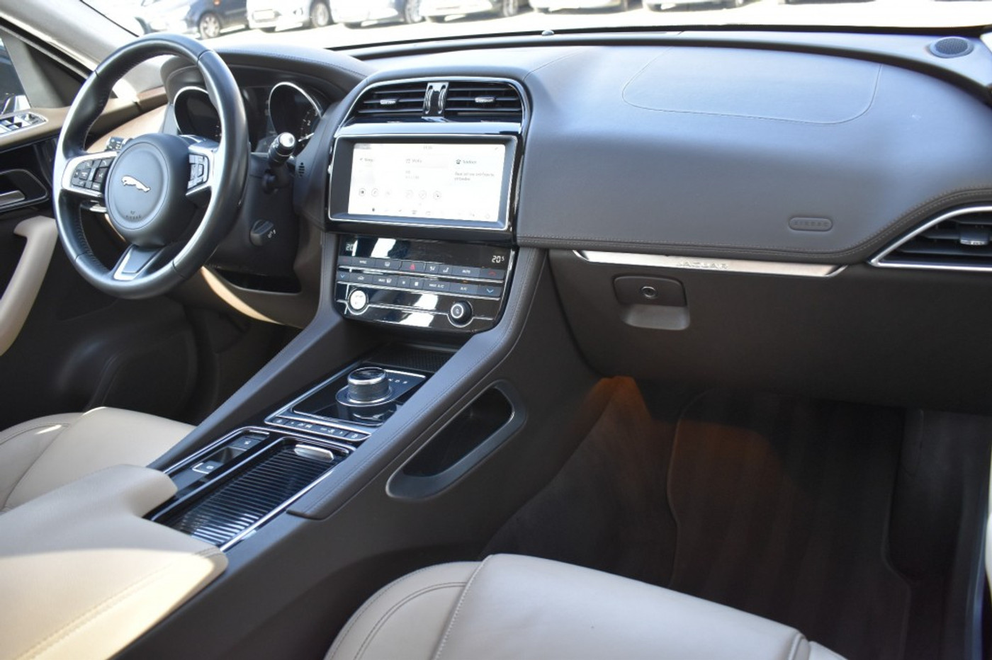 Foto van Jaguar F-pace