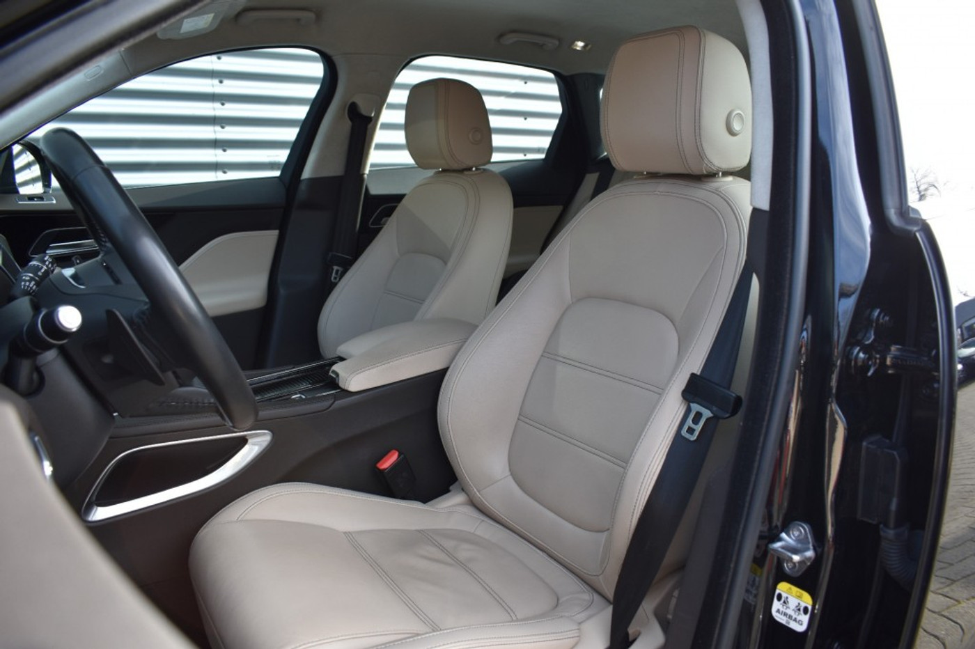 Foto van Jaguar F-pace