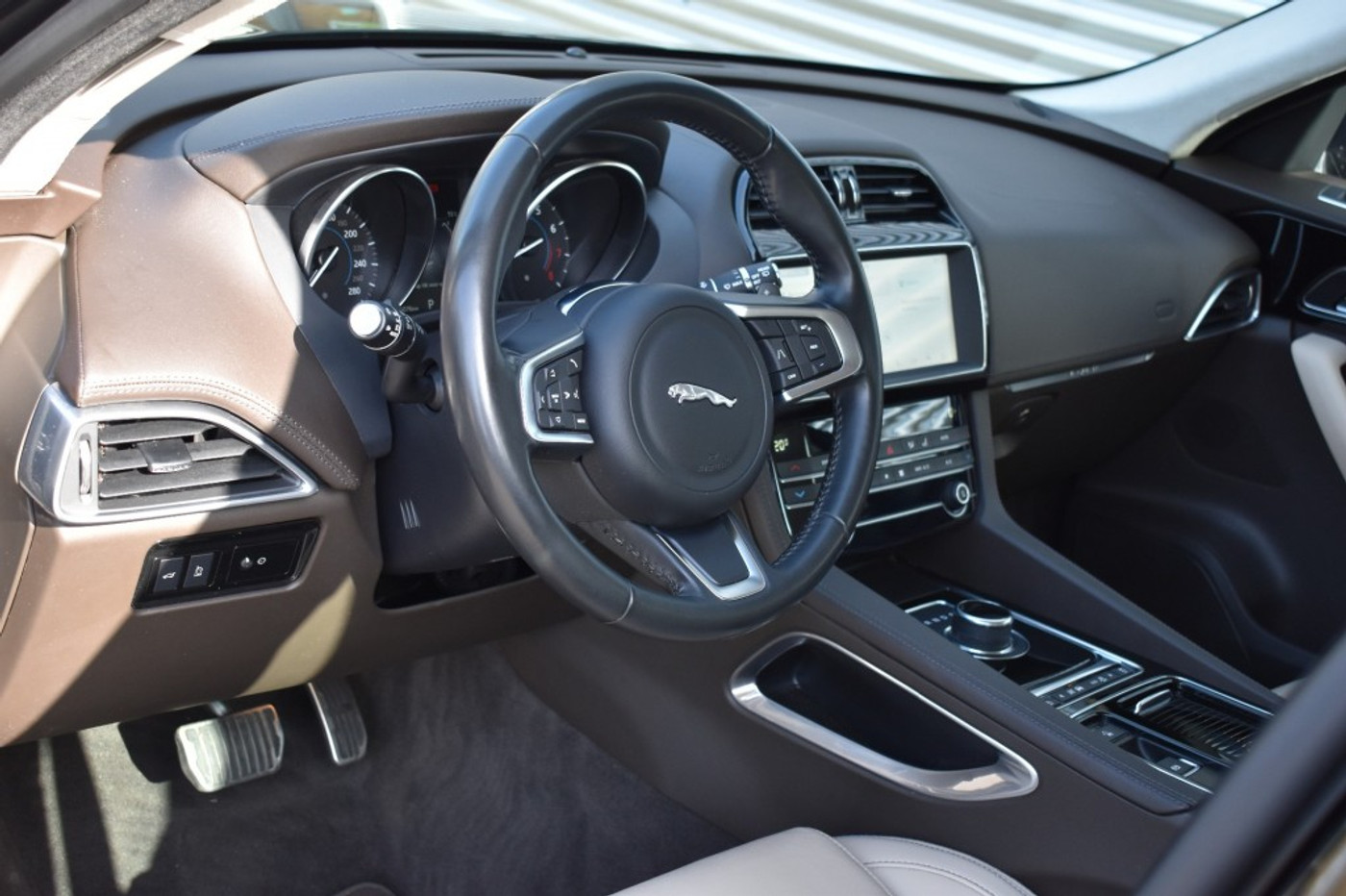 Foto van Jaguar F-pace