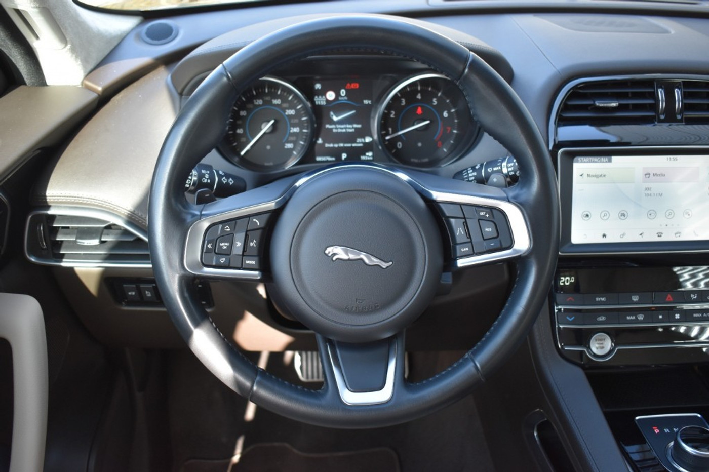 Foto van Jaguar F-pace