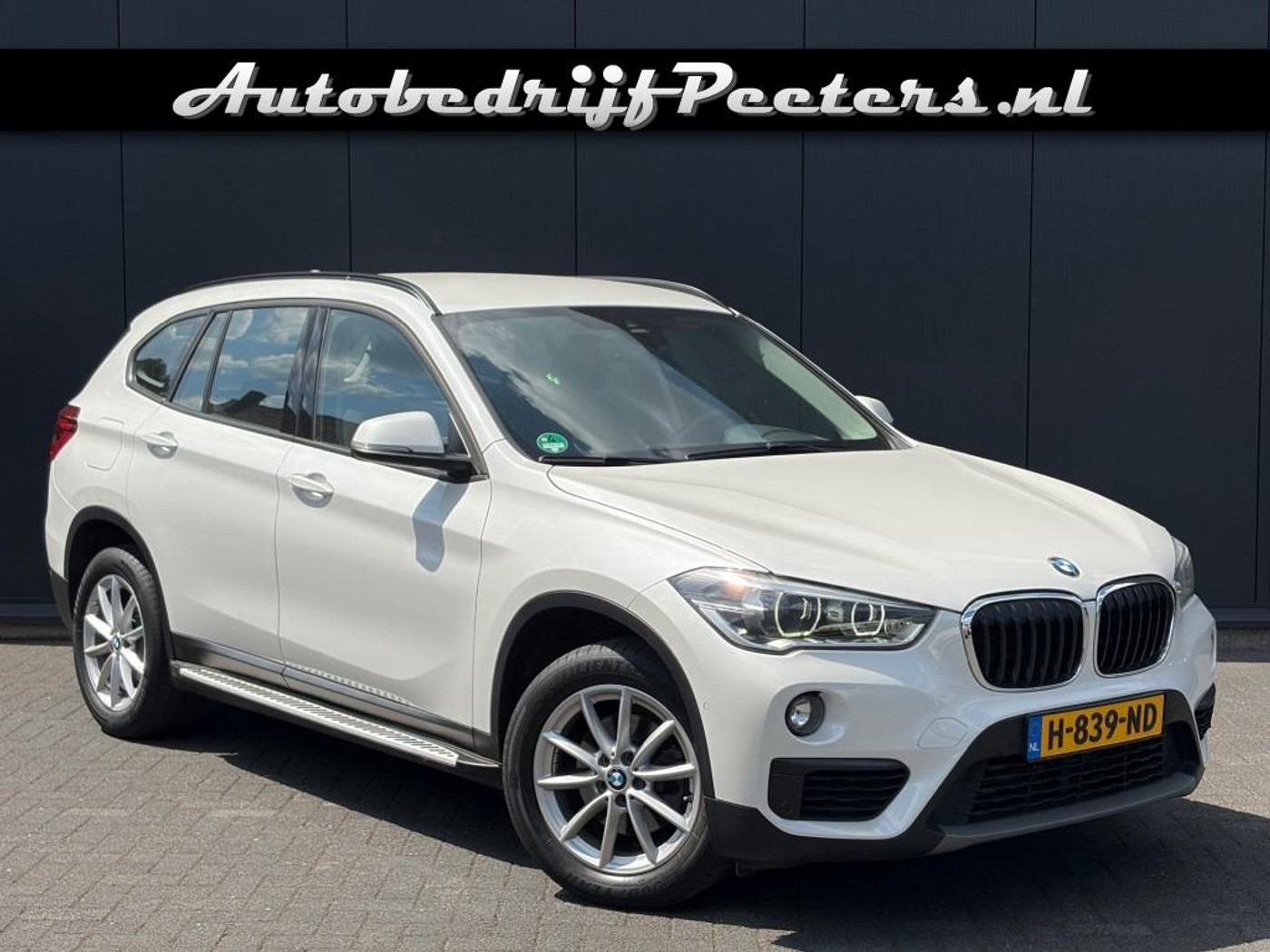 BMW X1 Sdrive18i sDrive18i Automaat Navigatie LED Cruise PDC Stoelverwarming 2018 - voorkant