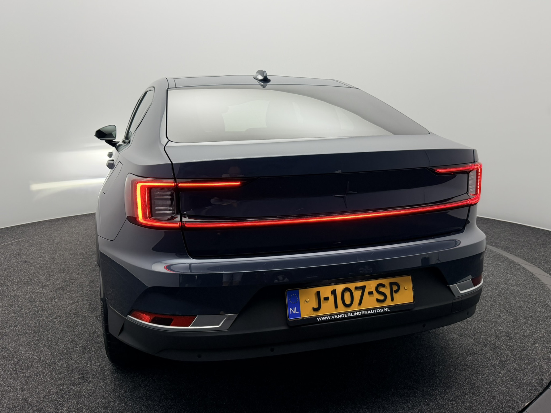 Foto van Polestar 2