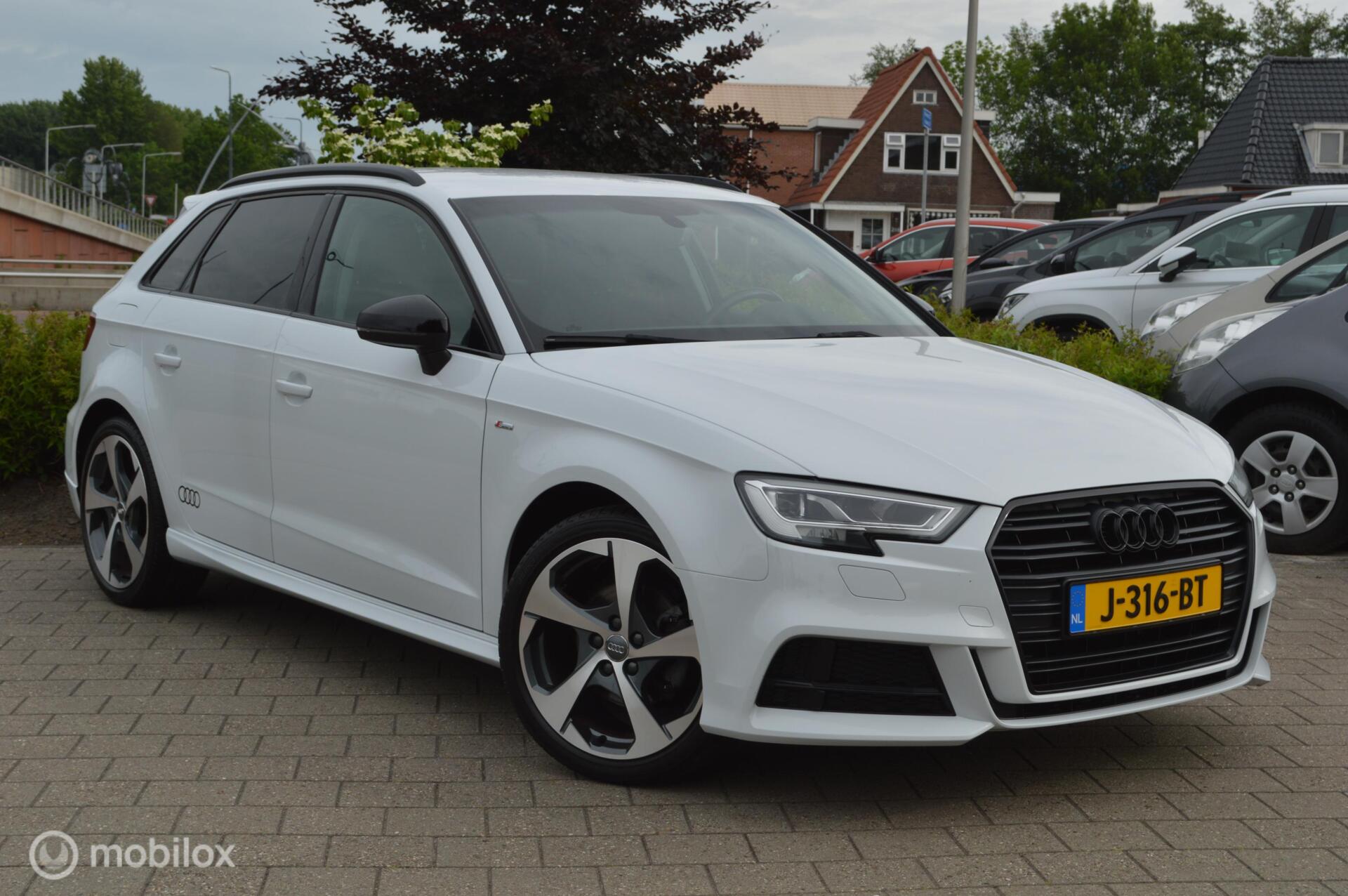 Audi A3 Sportback 30 TFSI S-Tronic | Design Pro Line Plus 2019 - voorkant
